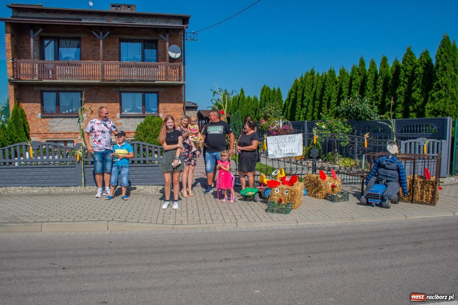 Zdjęcie w galerii na portalu naszraciborz.pl: Bieńkowicki korowód dożynkowy zachwycał kolorami wiadomości z regionu