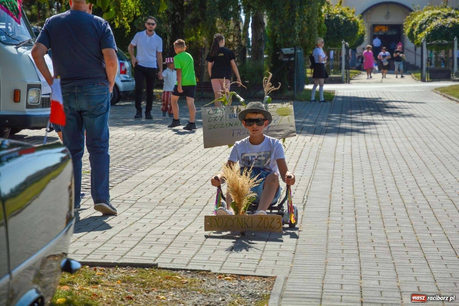 Zdjęcie w galerii na portalu naszraciborz.pl: Tu jest bocian kiszka, co przyniesie braciszka. Dożynki w Samborowicach [FOTO i WIDEO] wiadomości z regionu