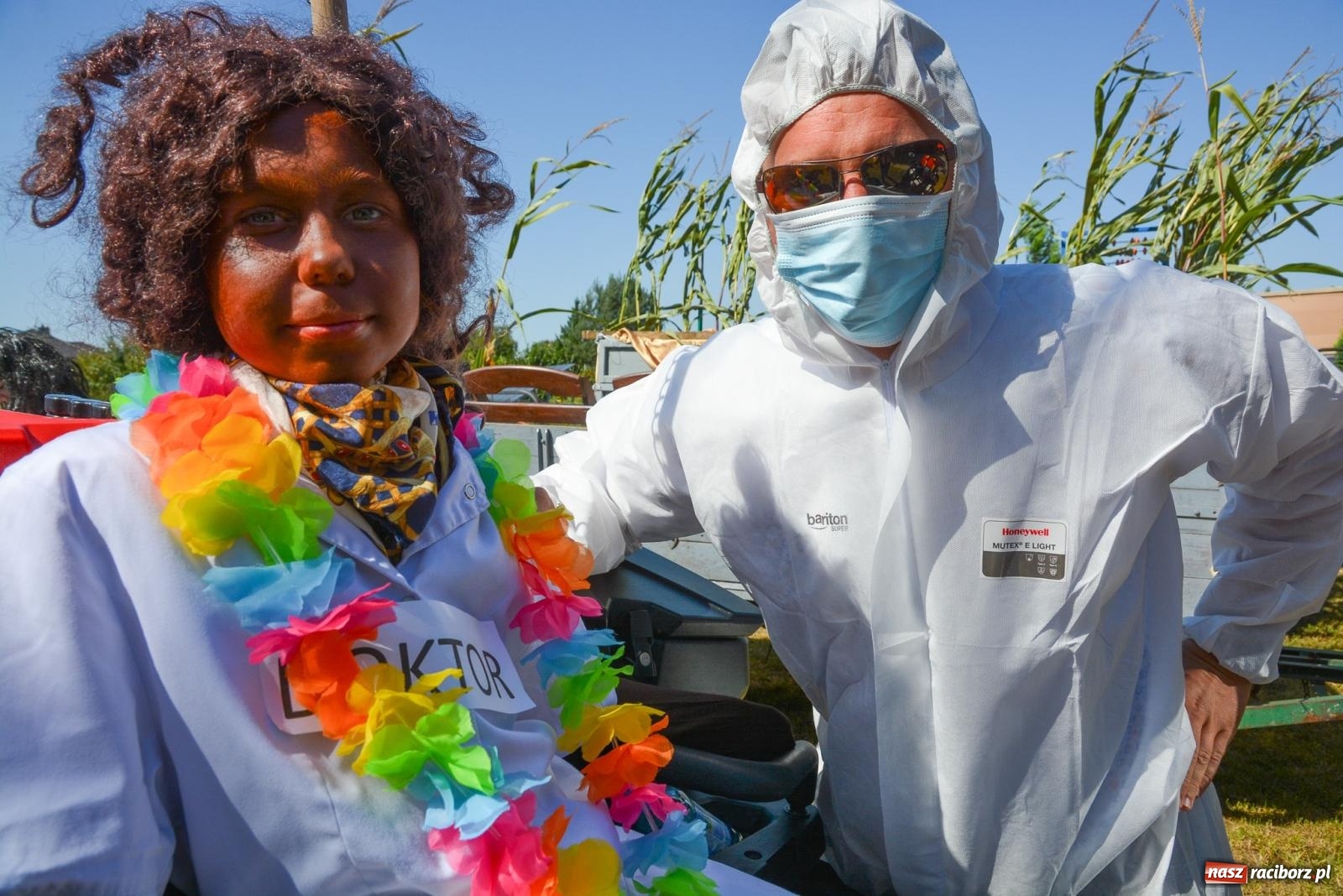 Zdjęcie w galerii na portalu naszraciborz.pl: Tu jest bocian kiszka, co przyniesie braciszka. Dożynki w Samborowicach [FOTO i WIDEO] wiadomości z regionu