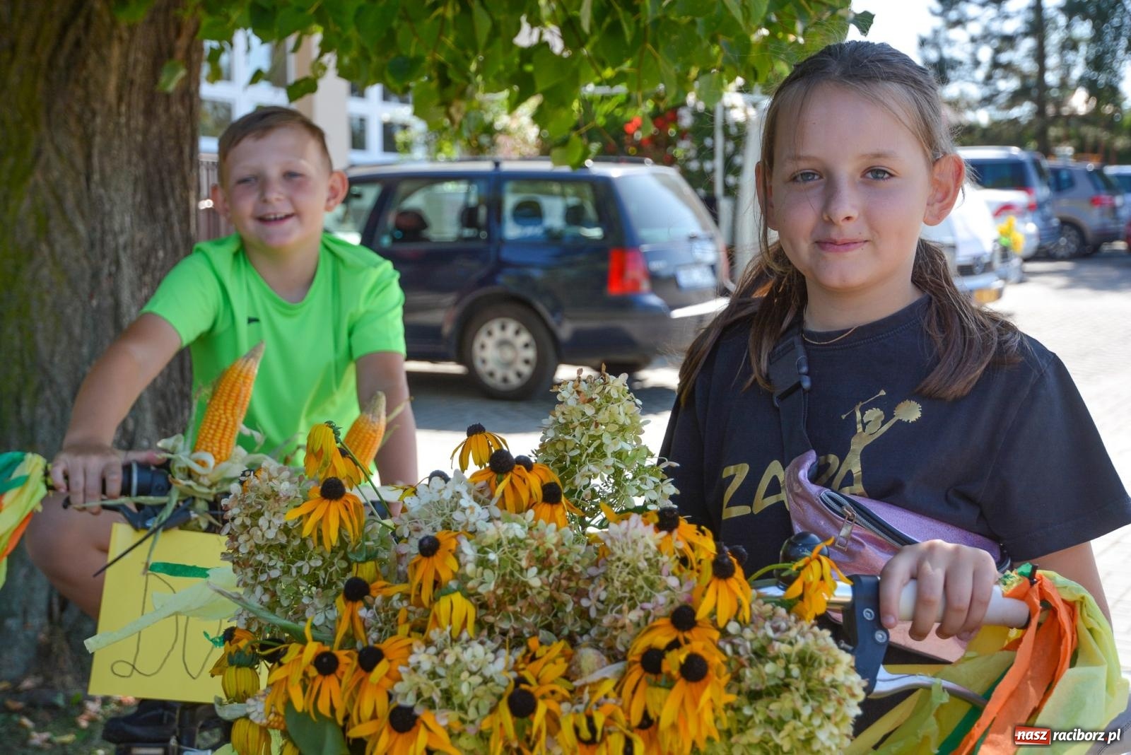 Zdjęcie w galerii na portalu naszraciborz.pl: Tu jest bocian kiszka, co przyniesie braciszka. Dożynki w Samborowicach [FOTO i WIDEO] wiadomości z regionu