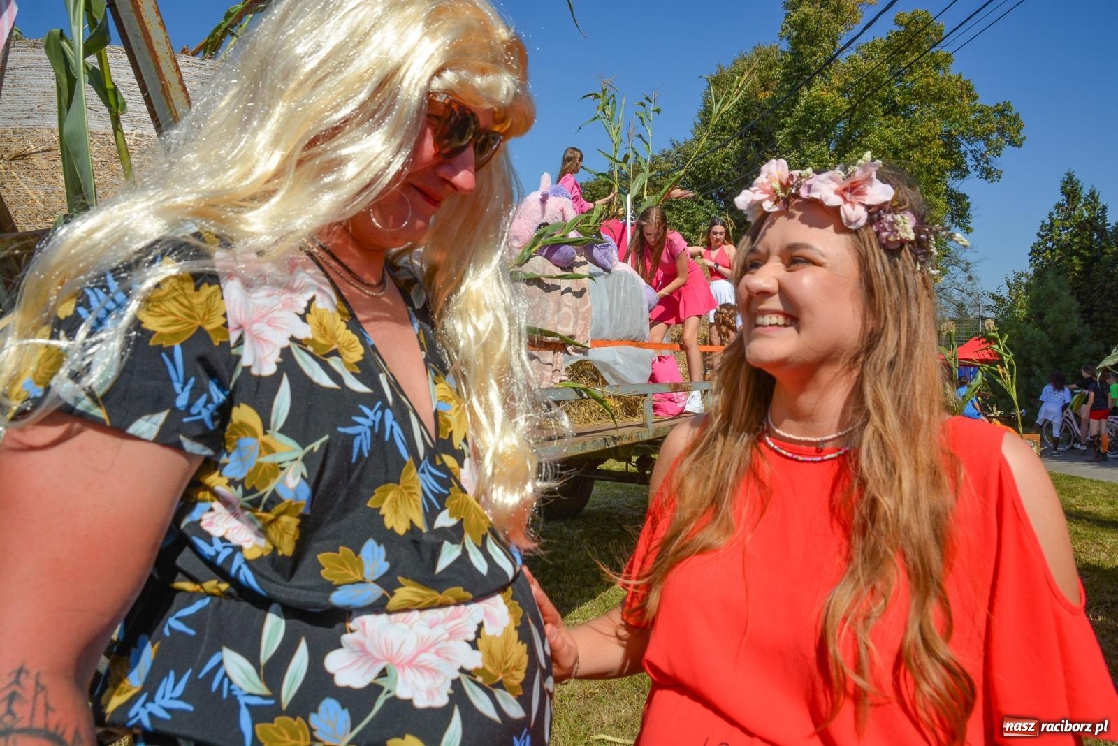 Zdjęcie w galerii na portalu naszraciborz.pl: Tu jest bocian kiszka, co przyniesie braciszka. Dożynki w Samborowicach [FOTO i WIDEO] wiadomości z regionu