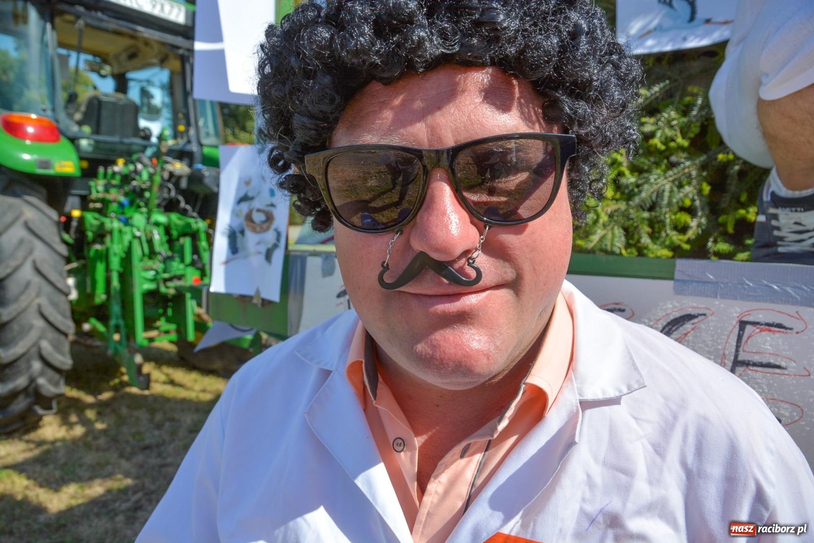 Zdjęcie w galerii na portalu naszraciborz.pl: Tu jest bocian kiszka, co przyniesie braciszka. Dożynki w Samborowicach [FOTO i WIDEO] wiadomości z regionu