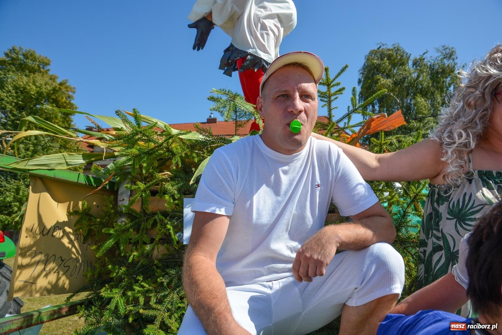 Zdjęcie w galerii na portalu naszraciborz.pl: Tu jest bocian kiszka, co przyniesie braciszka. Dożynki w Samborowicach [FOTO i WIDEO] wiadomości z regionu