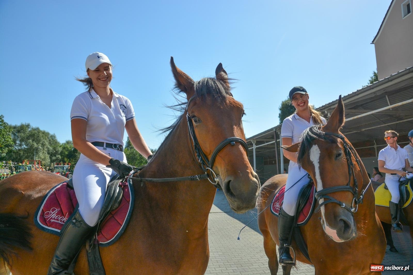 Zdjęcie w galerii na portalu naszraciborz.pl: Bahamas, banany i sołtyska na kole. Dożynki w Pietrowicach Wielkich [FOTO i WIDEO] wiadomości z regionu