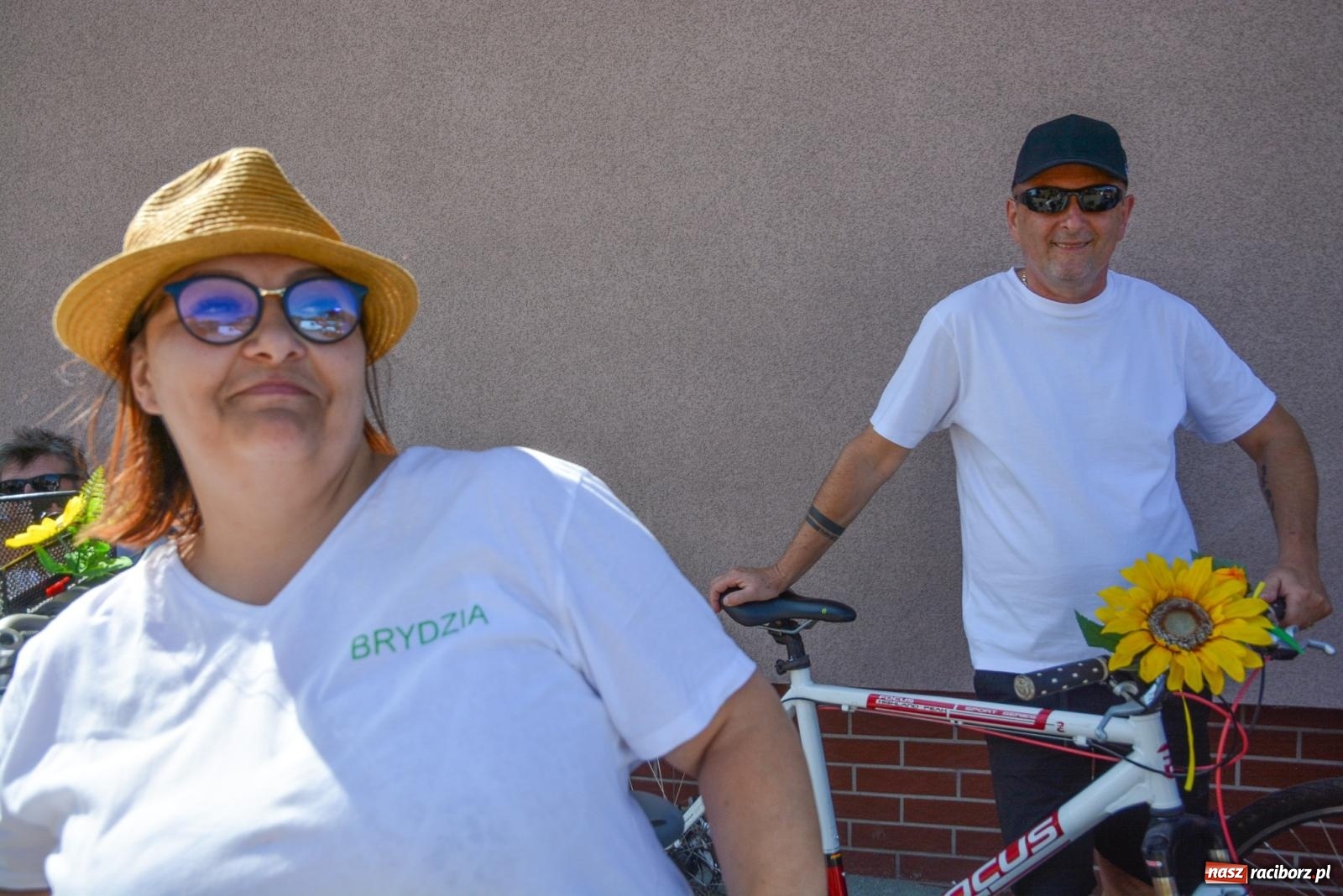 Zdjęcie w galerii na portalu naszraciborz.pl: Bahamas, banany i sołtyska na kole. Dożynki w Pietrowicach Wielkich [FOTO i WIDEO] wiadomości z regionu