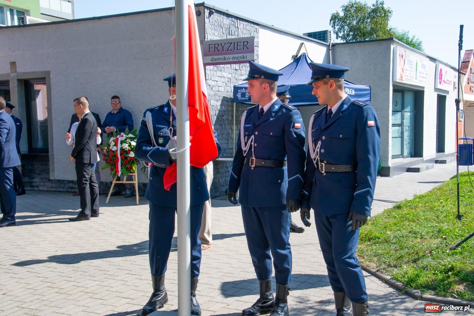 Zdjęcie w galerii na portalu naszraciborz.pl: Odsłonięto obelisk upamiętniający śp. aspiranta Michała Kędzierskiego [FOTO i WIDEO] wiadomości z regionu
