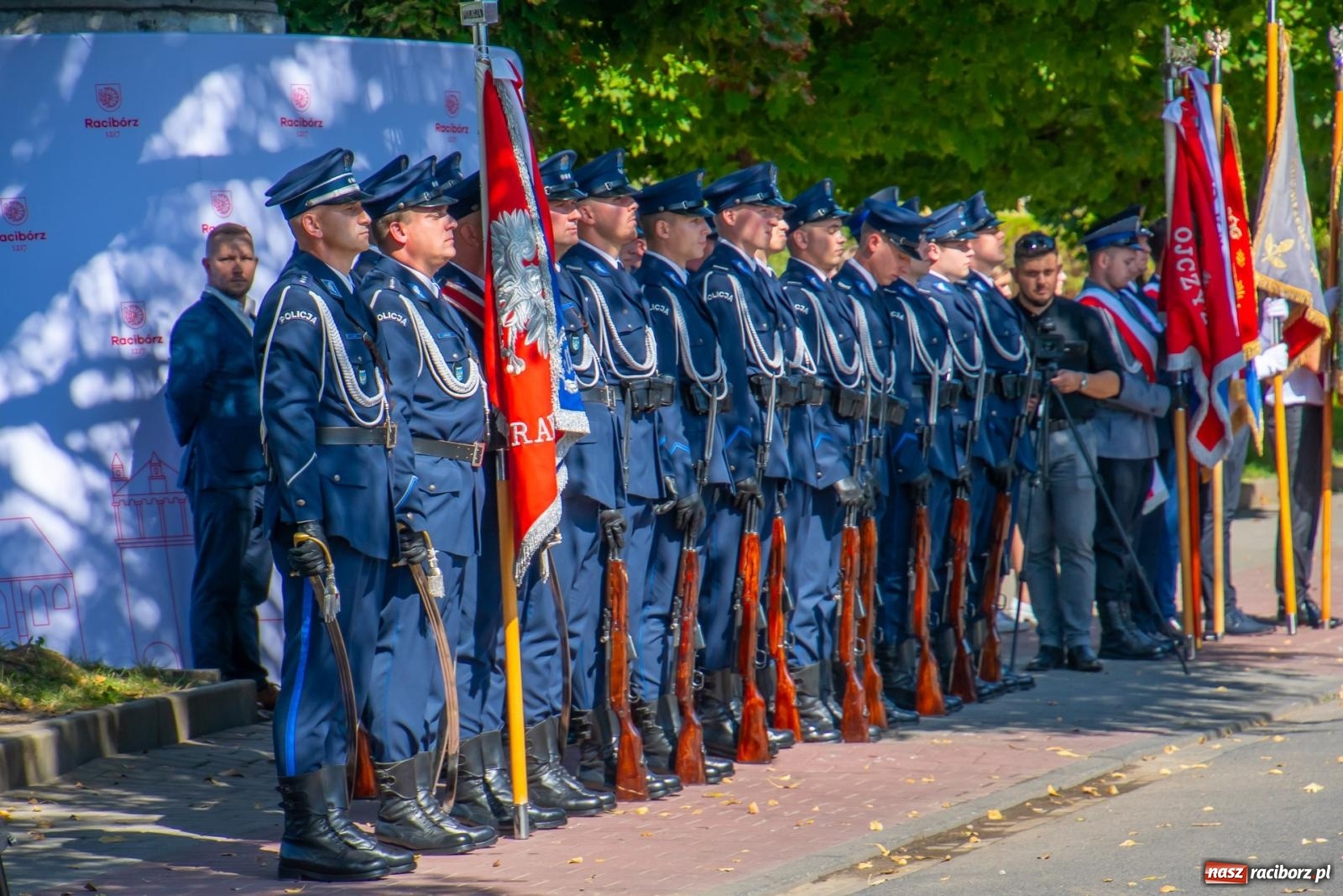Zdjęcie w galerii na portalu naszraciborz.pl: Odsłonięto obelisk upamiętniający śp. aspiranta Michała Kędzierskiego [FOTO i WIDEO] wiadomości z regionu