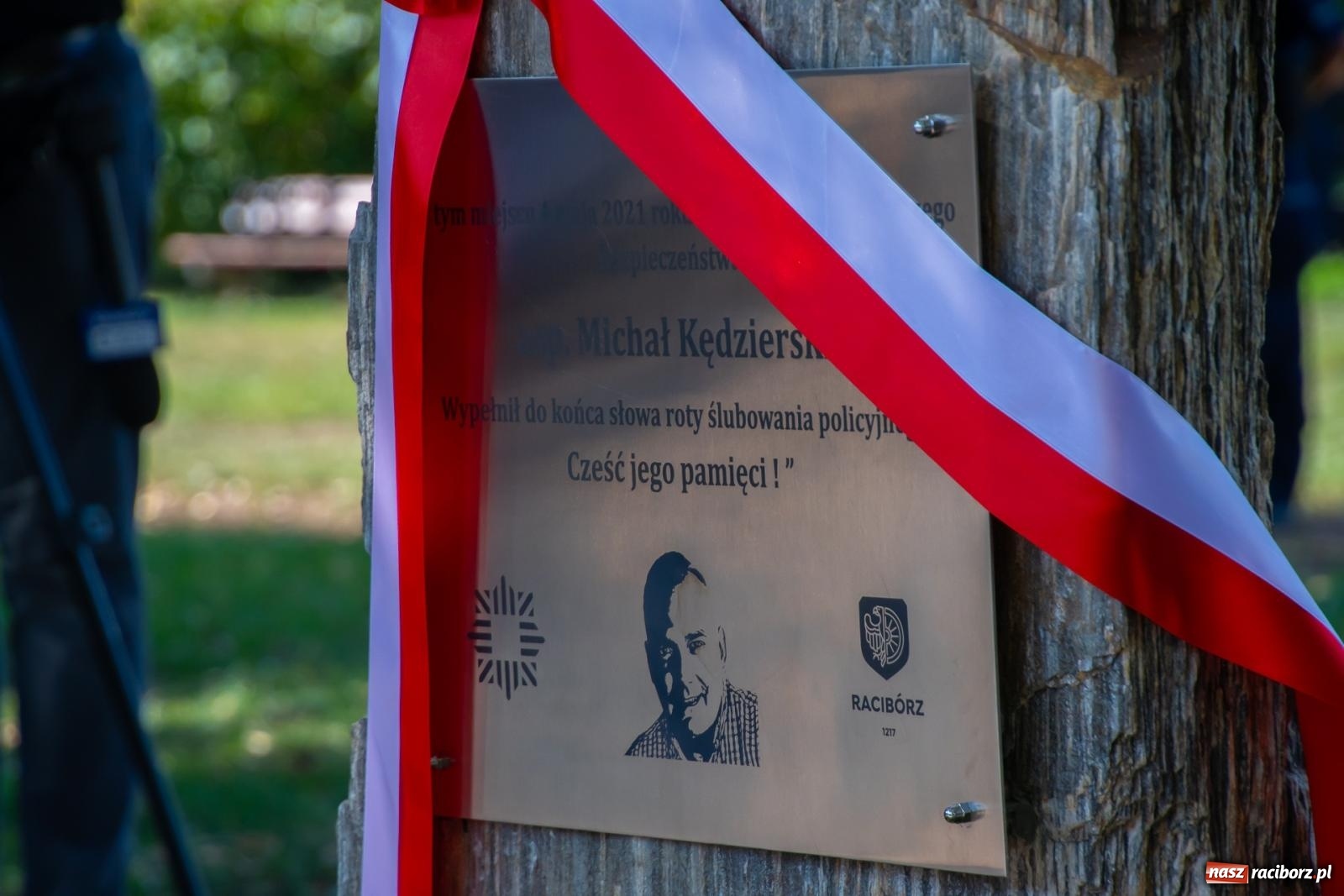 Zdjęcie w galerii na portalu naszraciborz.pl: Odsłonięto obelisk upamiętniający śp. aspiranta Michała Kędzierskiego [FOTO i WIDEO] wiadomości z regionu