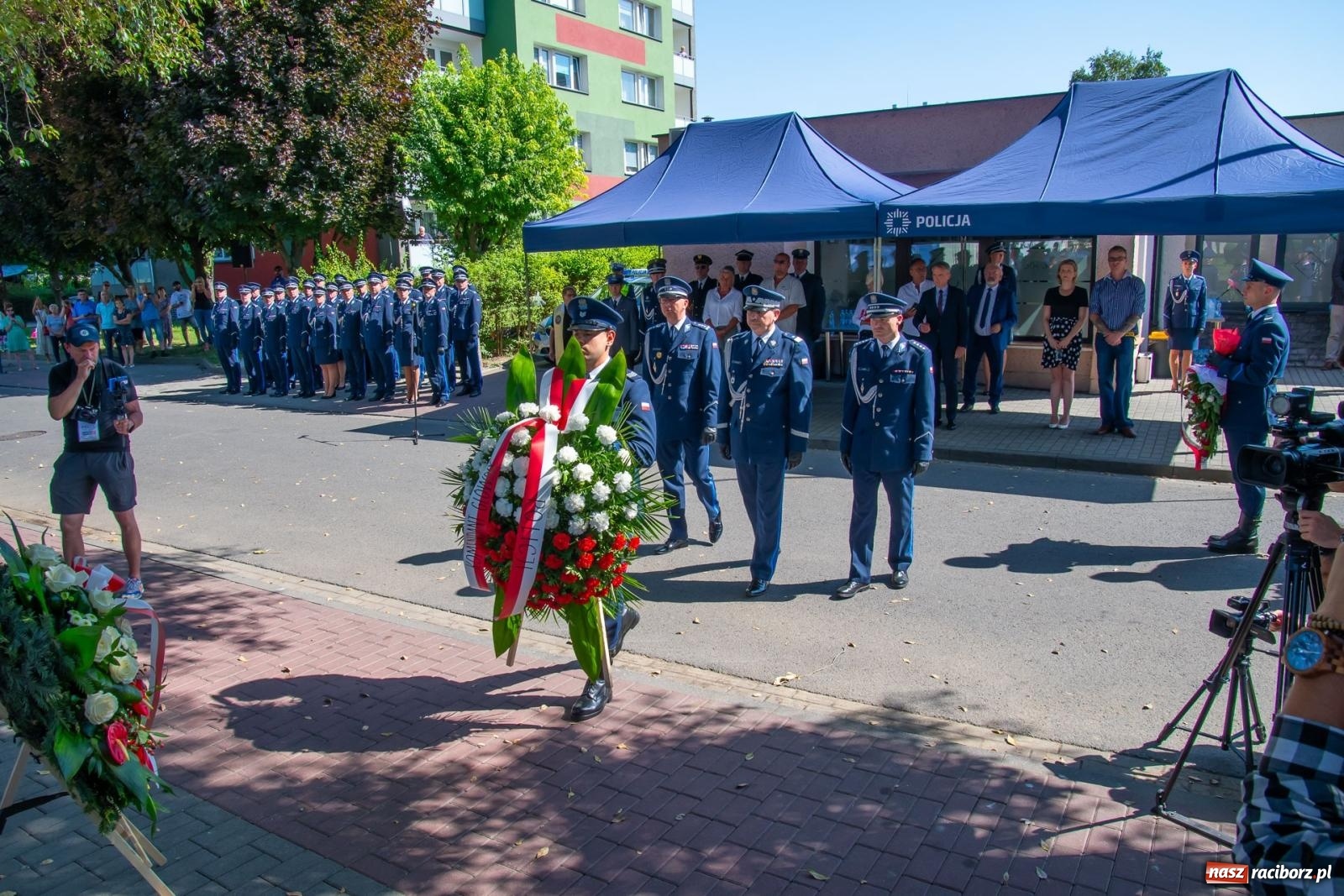 Zdjęcie w galerii na portalu naszraciborz.pl: Odsłonięto obelisk upamiętniający śp. aspiranta Michała Kędzierskiego [FOTO i WIDEO] wiadomości z regionu