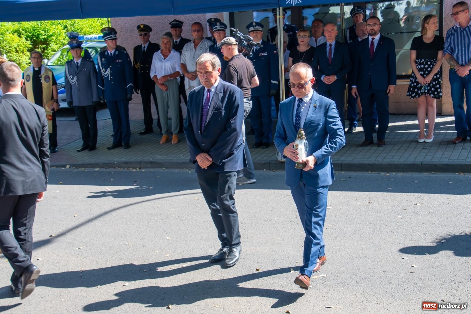 Zdjęcie w galerii na portalu naszraciborz.pl: Odsłonięto obelisk upamiętniający śp. aspiranta Michała Kędzierskiego [FOTO i WIDEO] wiadomości z regionu