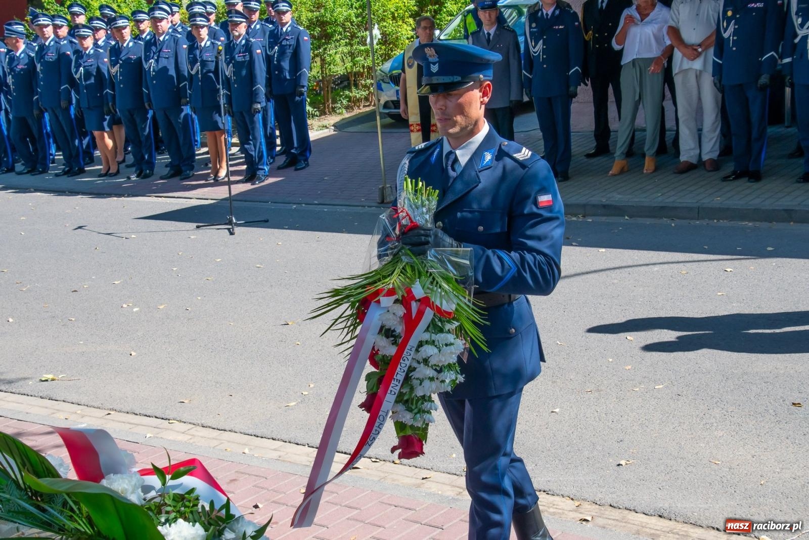 Zdjęcie w galerii na portalu naszraciborz.pl: Odsłonięto obelisk upamiętniający śp. aspiranta Michała Kędzierskiego [FOTO i WIDEO] wiadomości z regionu