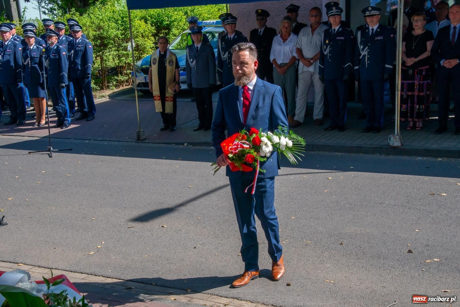 Zdjęcie w galerii na portalu naszraciborz.pl: Odsłonięto obelisk upamiętniający śp. aspiranta Michała Kędzierskiego [FOTO i WIDEO] wiadomości z regionu
