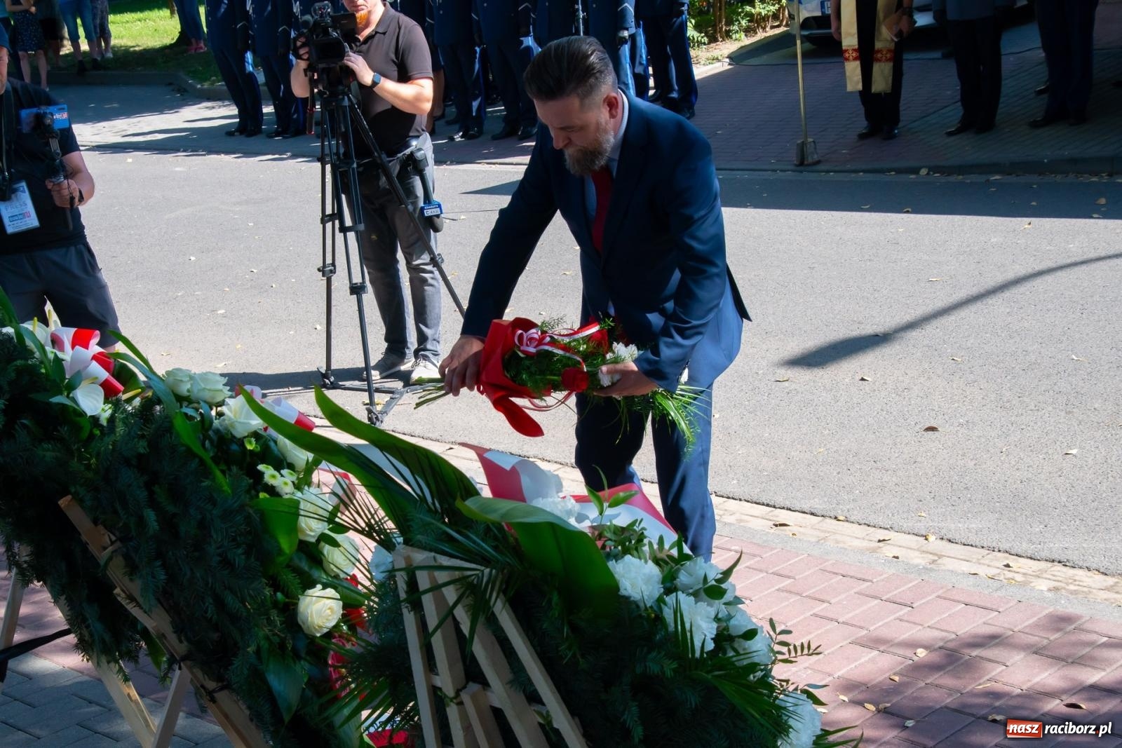 Zdjęcie w galerii na portalu naszraciborz.pl: Odsłonięto obelisk upamiętniający śp. aspiranta Michała Kędzierskiego [FOTO i WIDEO] wiadomości z regionu