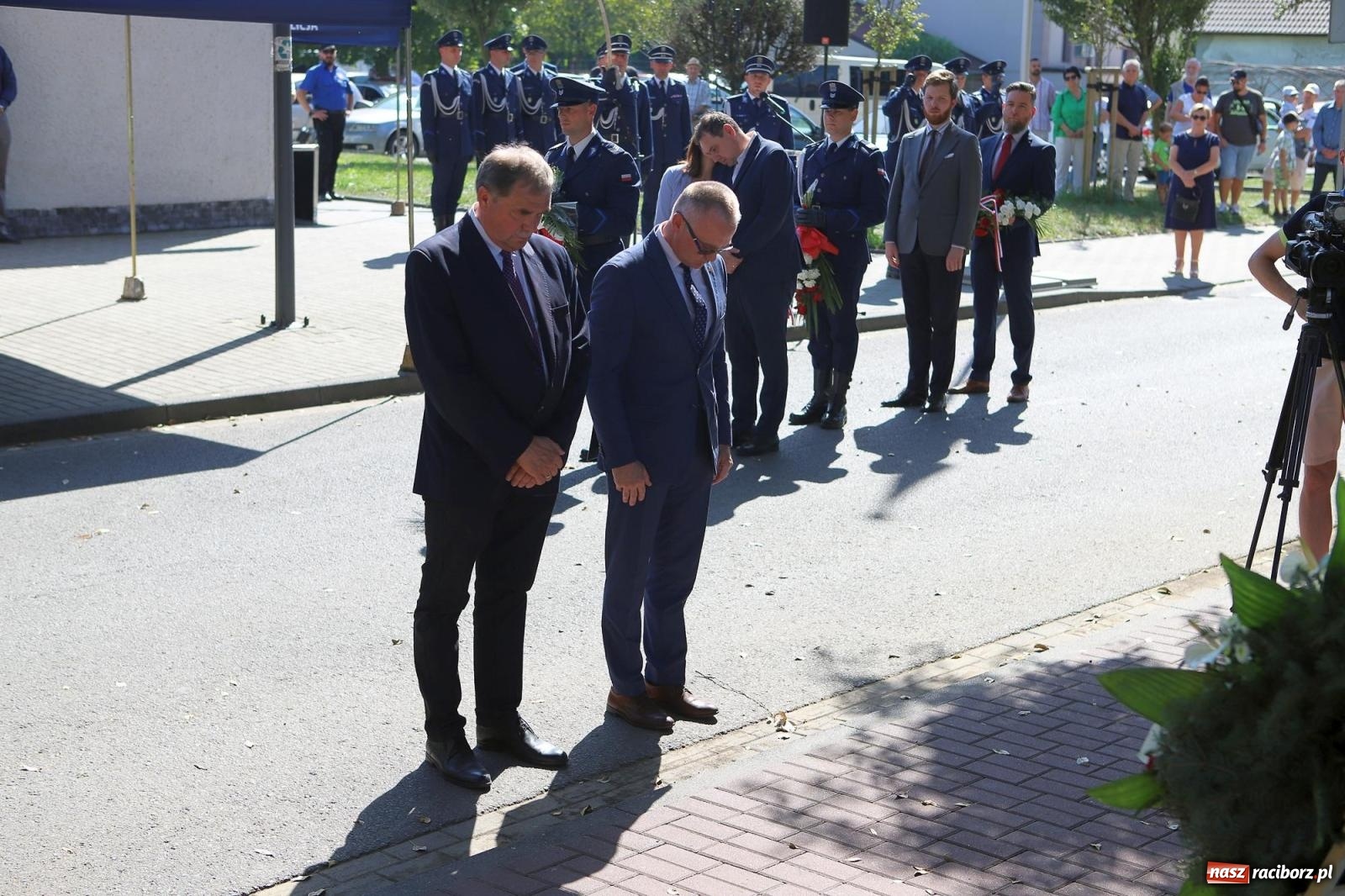 Zdjęcie w galerii na portalu naszraciborz.pl: Odsłonięto obelisk upamiętniający śp. aspiranta Michała Kędzierskiego [FOTO i WIDEO] wiadomości z regionu