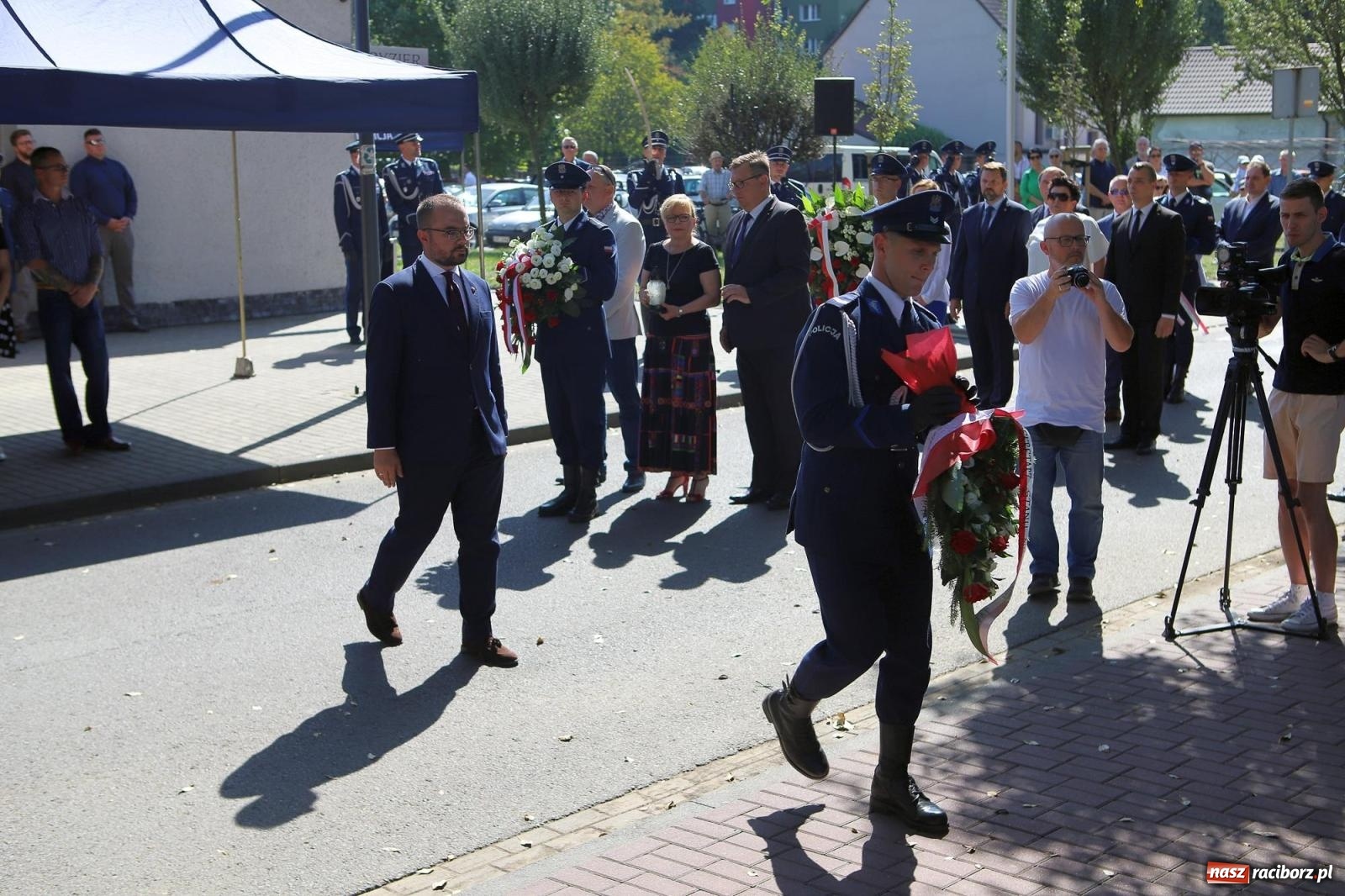 Zdjęcie w galerii na portalu naszraciborz.pl: Odsłonięto obelisk upamiętniający śp. aspiranta Michała Kędzierskiego [FOTO i WIDEO] wiadomości z regionu