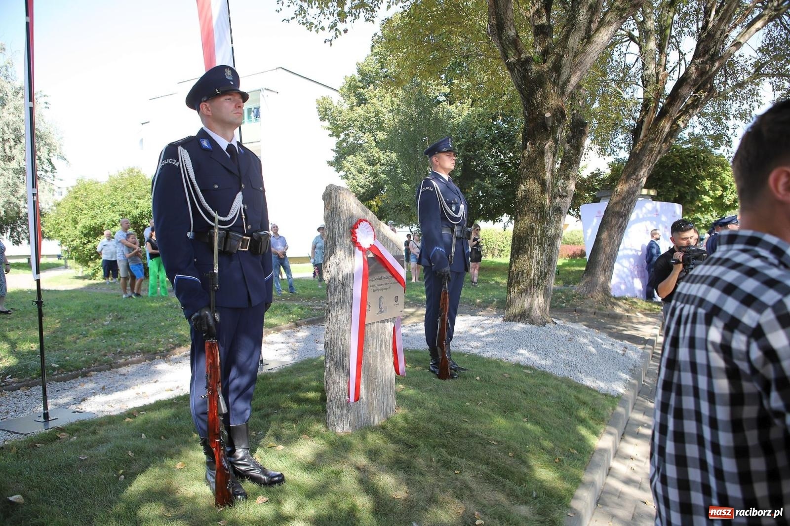 Zdjęcie w galerii na portalu naszraciborz.pl: Odsłonięto obelisk upamiętniający śp. aspiranta Michała Kędzierskiego [FOTO i WIDEO] wiadomości z regionu