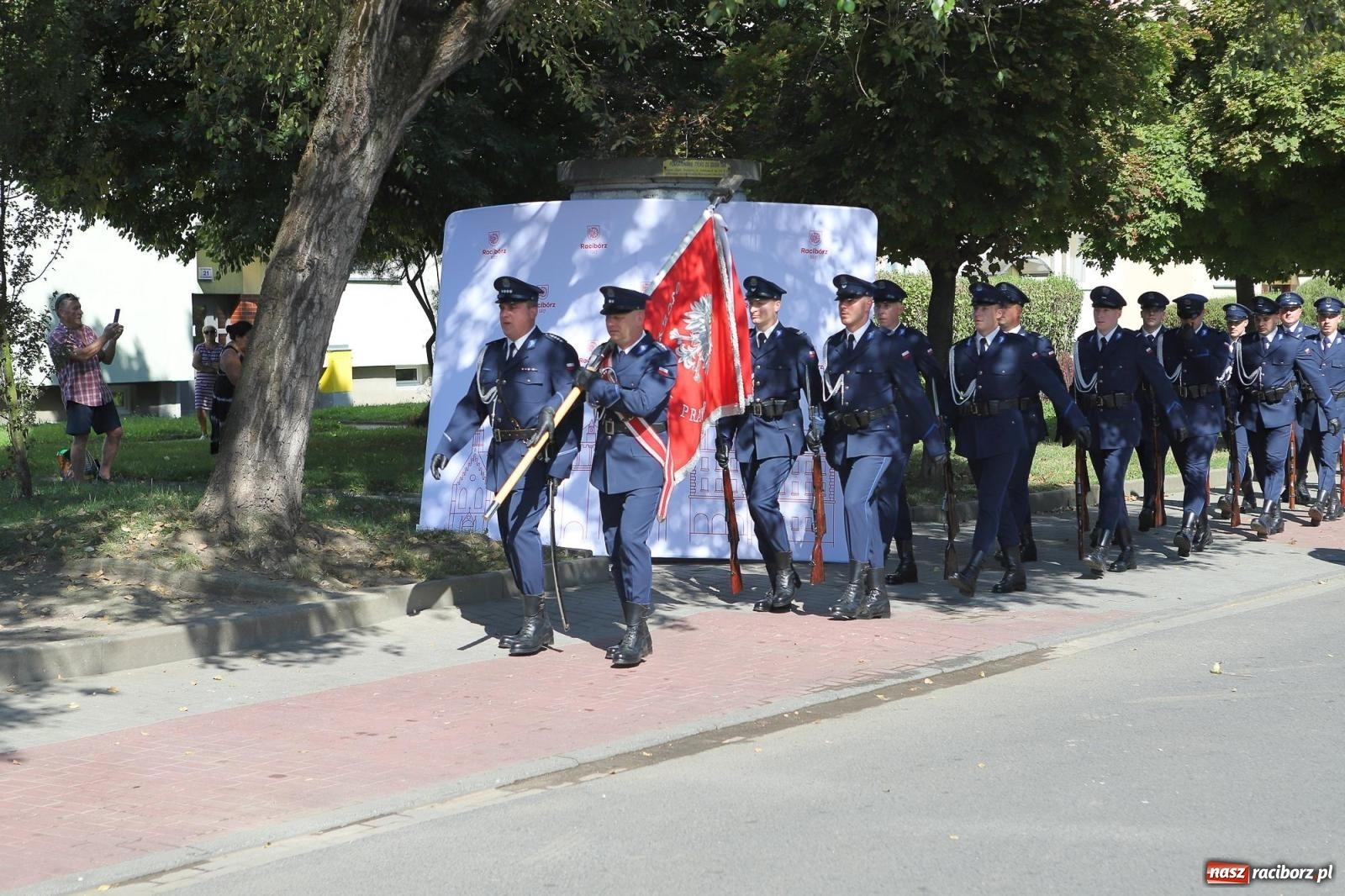 Zdjęcie w galerii na portalu naszraciborz.pl: Odsłonięto obelisk upamiętniający śp. aspiranta Michała Kędzierskiego [FOTO i WIDEO] wiadomości z regionu