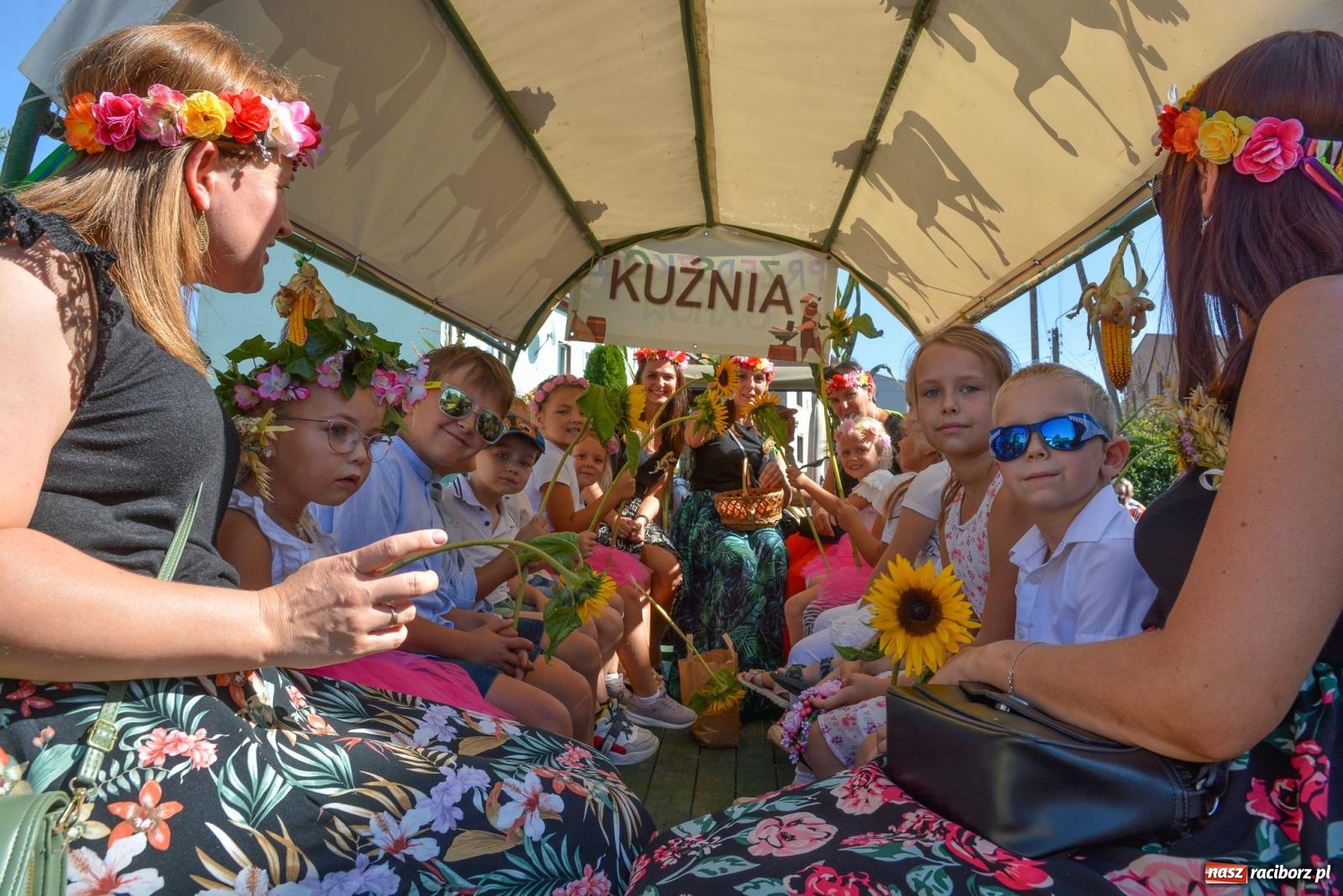 Zdjęcie w galerii na portalu naszraciborz.pl: Historia rolniczej mechanizacji w pigułce. Dożynki w Gamowie [FOTO i WIDEO] wiadomości z regionu