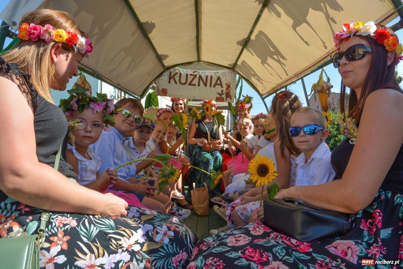 Zdjęcie w galerii na portalu naszraciborz.pl: Historia rolniczej mechanizacji w pigułce. Dożynki w Gamowie [FOTO i WIDEO] wiadomości z regionu