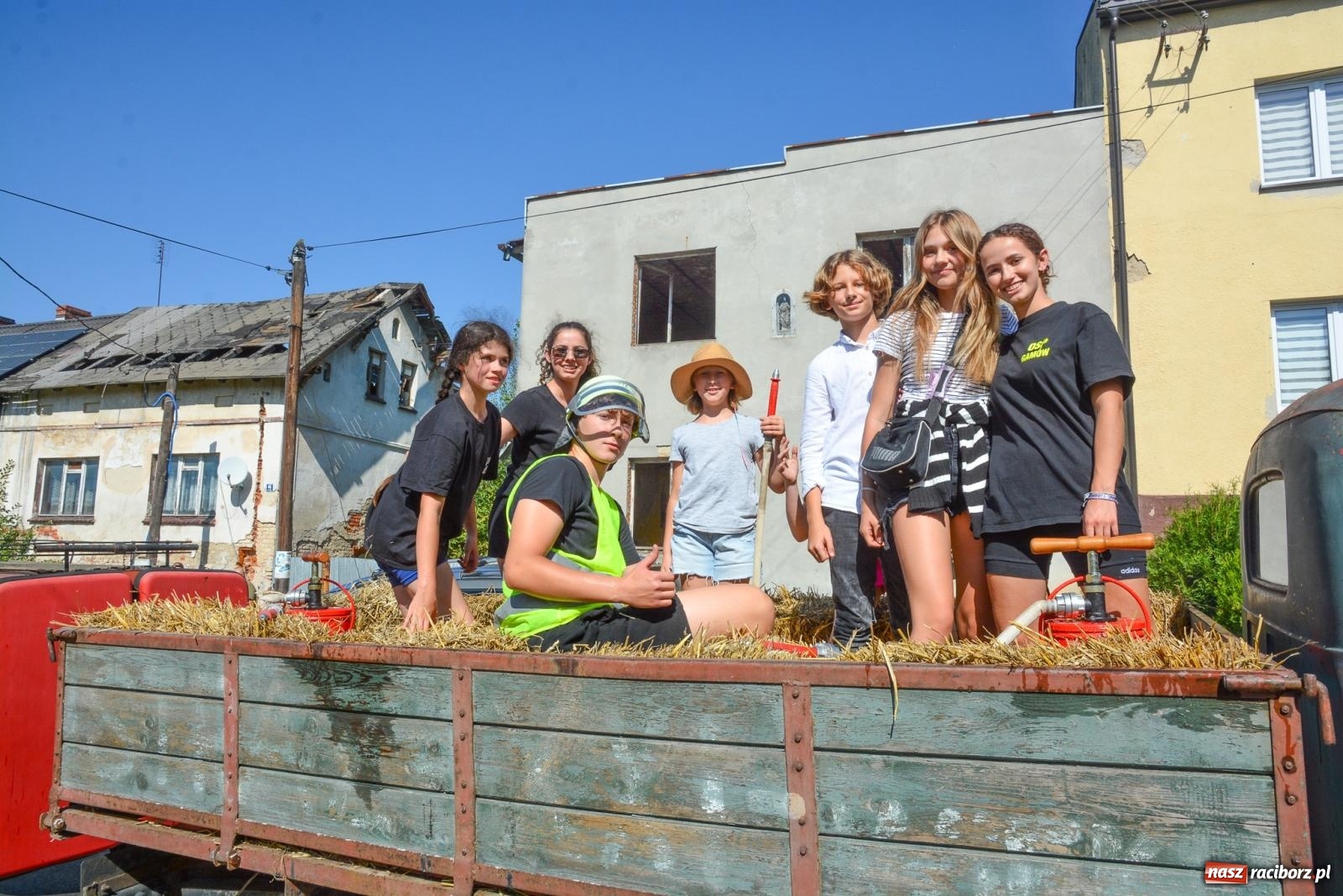 Zdjęcie w galerii na portalu naszraciborz.pl: Historia rolniczej mechanizacji w pigułce. Dożynki w Gamowie [FOTO i WIDEO] wiadomości z regionu