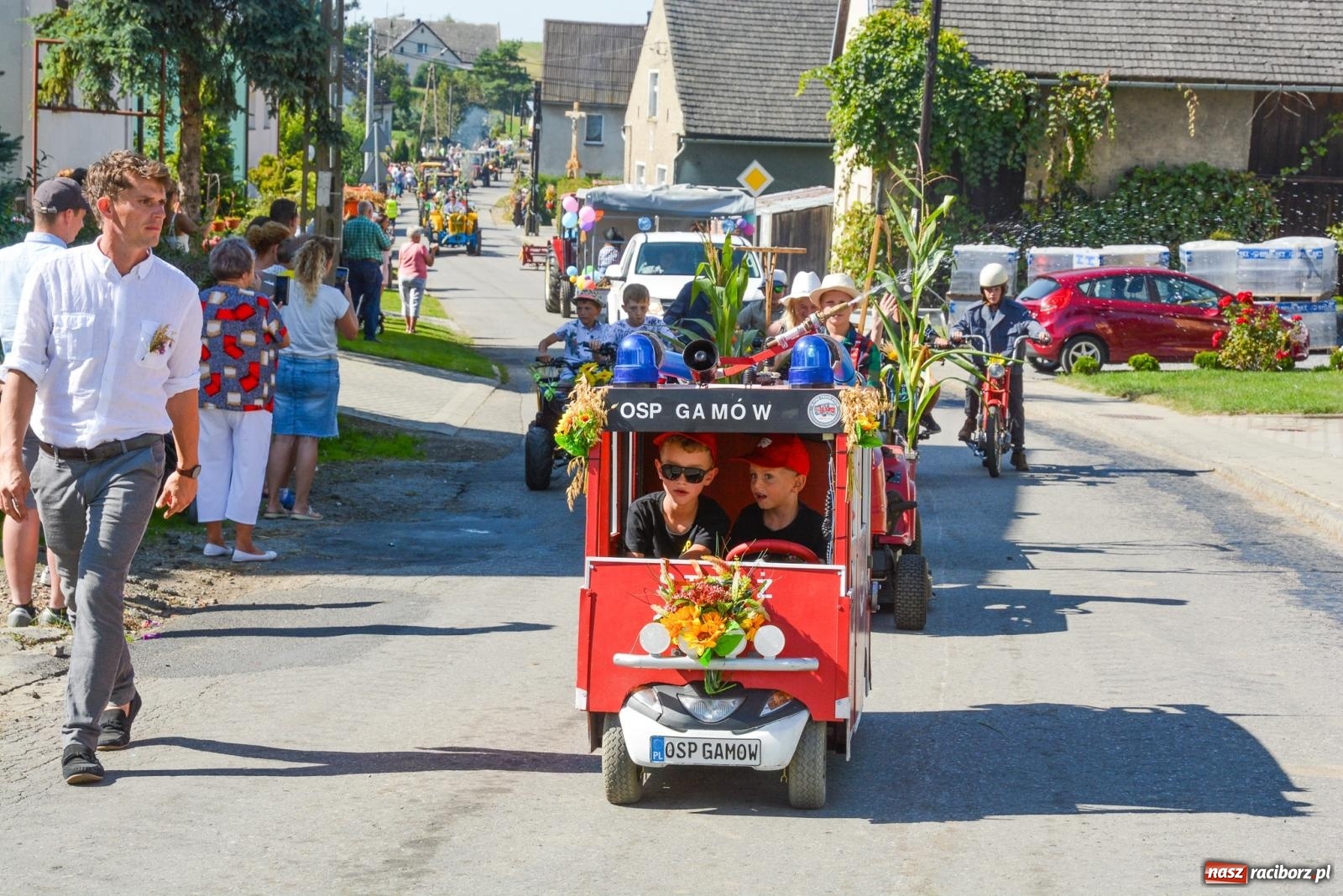 Zdjęcie w galerii na portalu naszraciborz.pl: Historia rolniczej mechanizacji w pigułce. Dożynki w Gamowie [FOTO i WIDEO] wiadomości z regionu