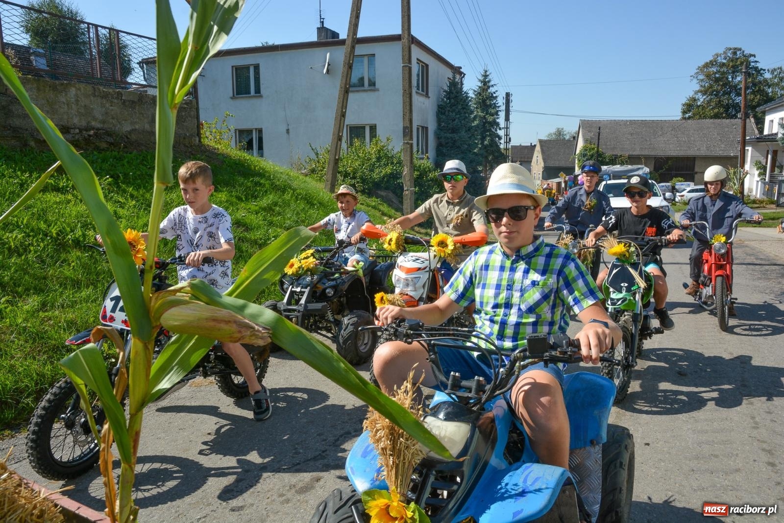 Zdjęcie w galerii na portalu naszraciborz.pl: Historia rolniczej mechanizacji w pigułce. Dożynki w Gamowie [FOTO i WIDEO] wiadomości z regionu