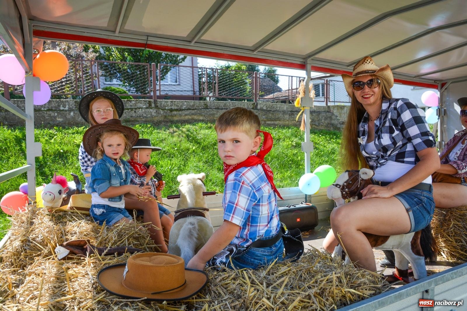 Zdjęcie w galerii na portalu naszraciborz.pl: Historia rolniczej mechanizacji w pigułce. Dożynki w Gamowie [FOTO i WIDEO] wiadomości z regionu