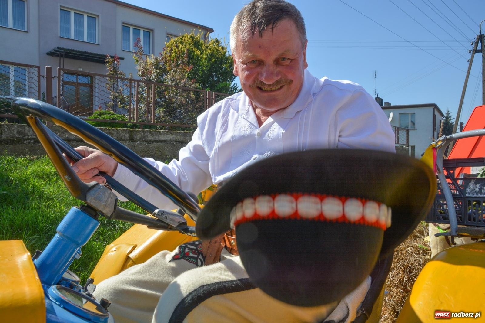 Zdjęcie w galerii na portalu naszraciborz.pl: Historia rolniczej mechanizacji w pigułce. Dożynki w Gamowie [FOTO i WIDEO] wiadomości z regionu