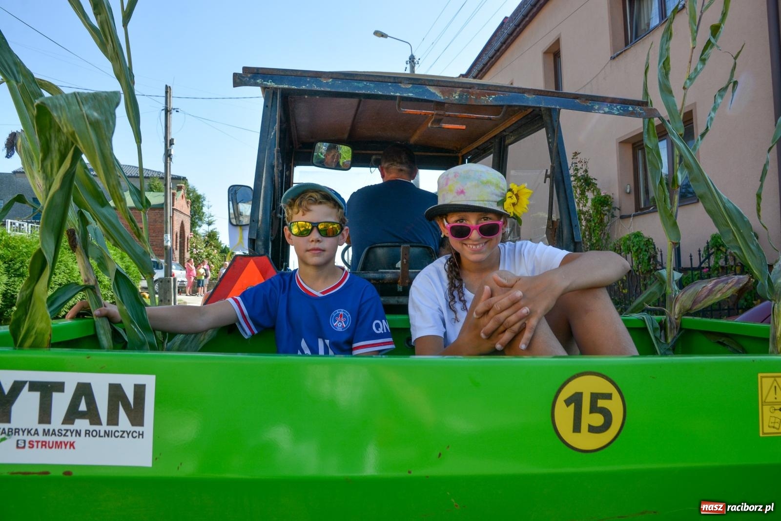 Zdjęcie w galerii na portalu naszraciborz.pl: Historia rolniczej mechanizacji w pigułce. Dożynki w Gamowie [FOTO i WIDEO] wiadomości z regionu