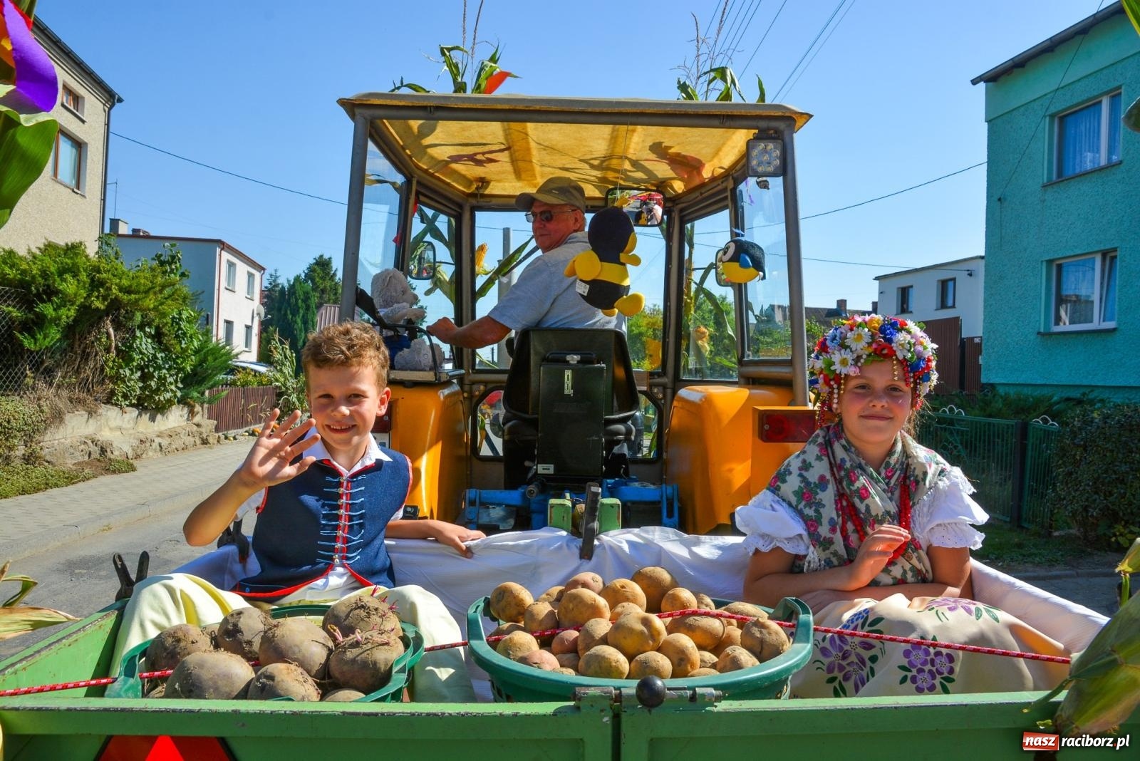 Zdjęcie w galerii na portalu naszraciborz.pl: Historia rolniczej mechanizacji w pigułce. Dożynki w Gamowie [FOTO i WIDEO] wiadomości z regionu