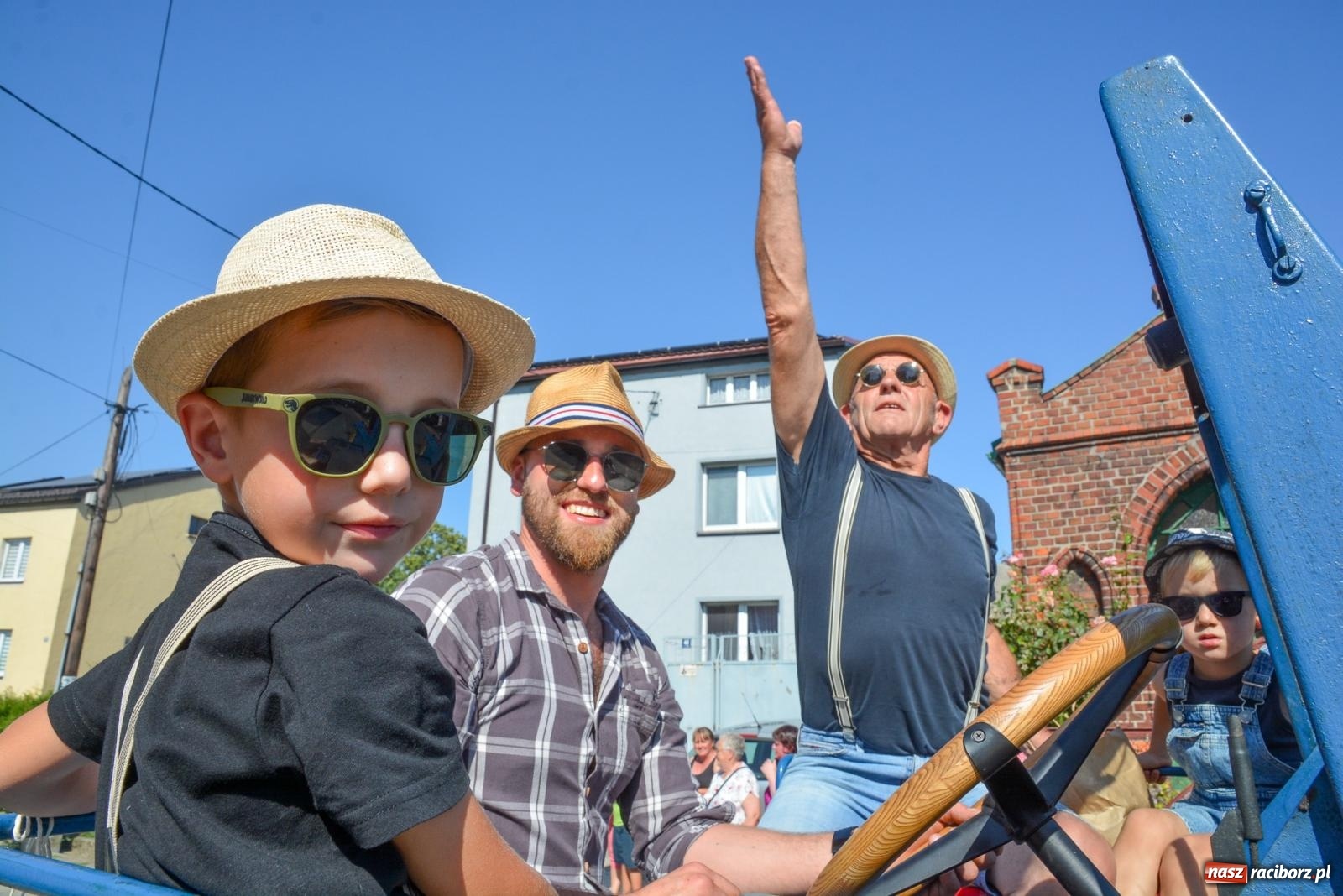Zdjęcie w galerii na portalu naszraciborz.pl: Historia rolniczej mechanizacji w pigułce. Dożynki w Gamowie [FOTO i WIDEO] wiadomości z regionu