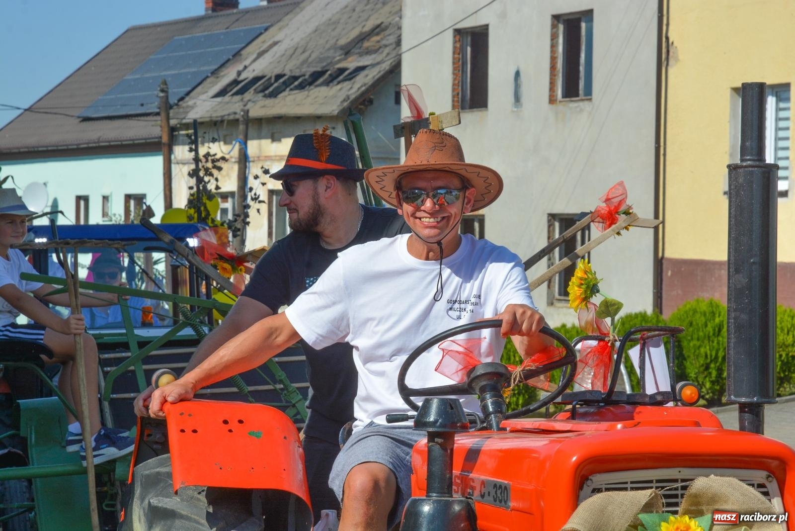 Zdjęcie w galerii na portalu naszraciborz.pl: Historia rolniczej mechanizacji w pigułce. Dożynki w Gamowie [FOTO i WIDEO] wiadomości z regionu