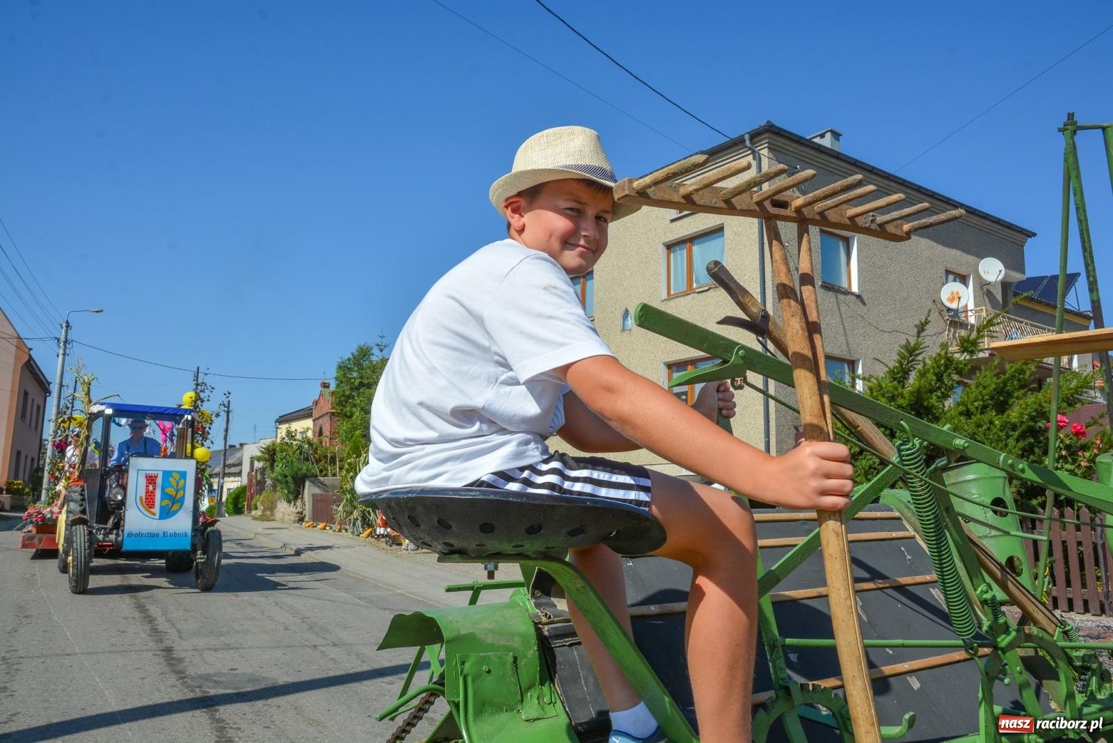 Zdjęcie w galerii na portalu naszraciborz.pl: Historia rolniczej mechanizacji w pigułce. Dożynki w Gamowie [FOTO i WIDEO] wiadomości z regionu