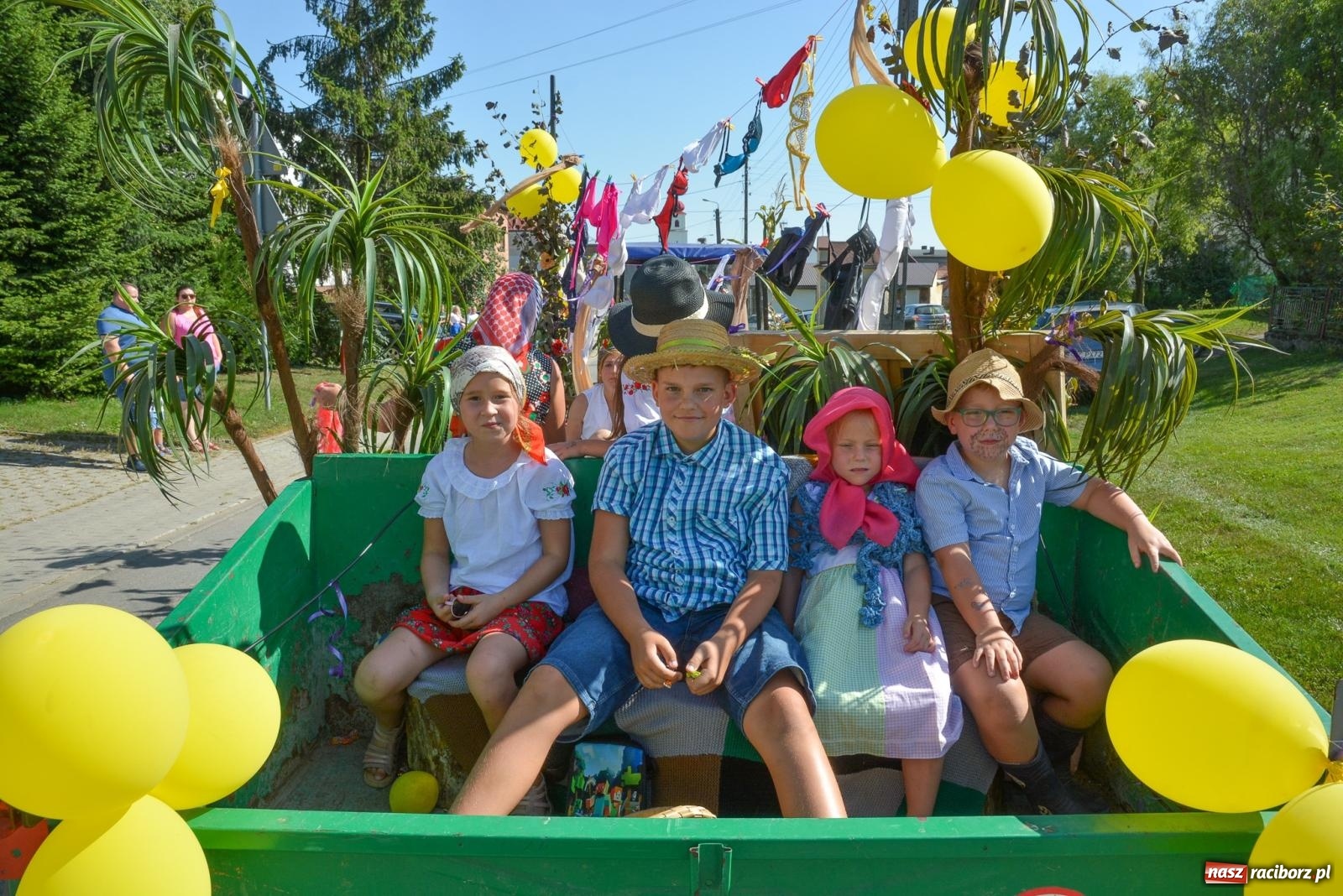 Zdjęcie w galerii na portalu naszraciborz.pl: Historia rolniczej mechanizacji w pigułce. Dożynki w Gamowie [FOTO i WIDEO] wiadomości z regionu