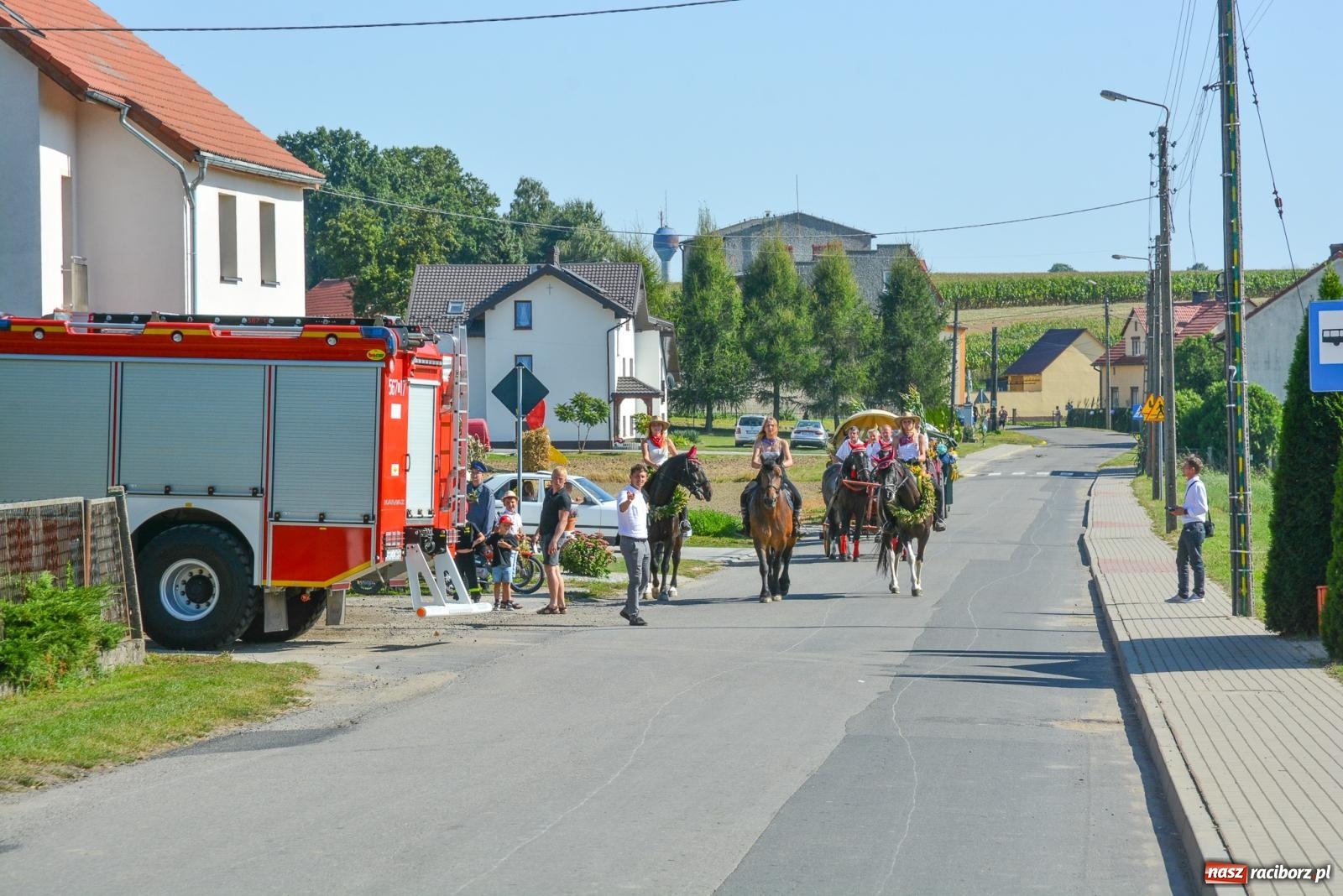 Zdjęcie w galerii na portalu naszraciborz.pl: Historia rolniczej mechanizacji w pigułce. Dożynki w Gamowie [FOTO i WIDEO] wiadomości z regionu
