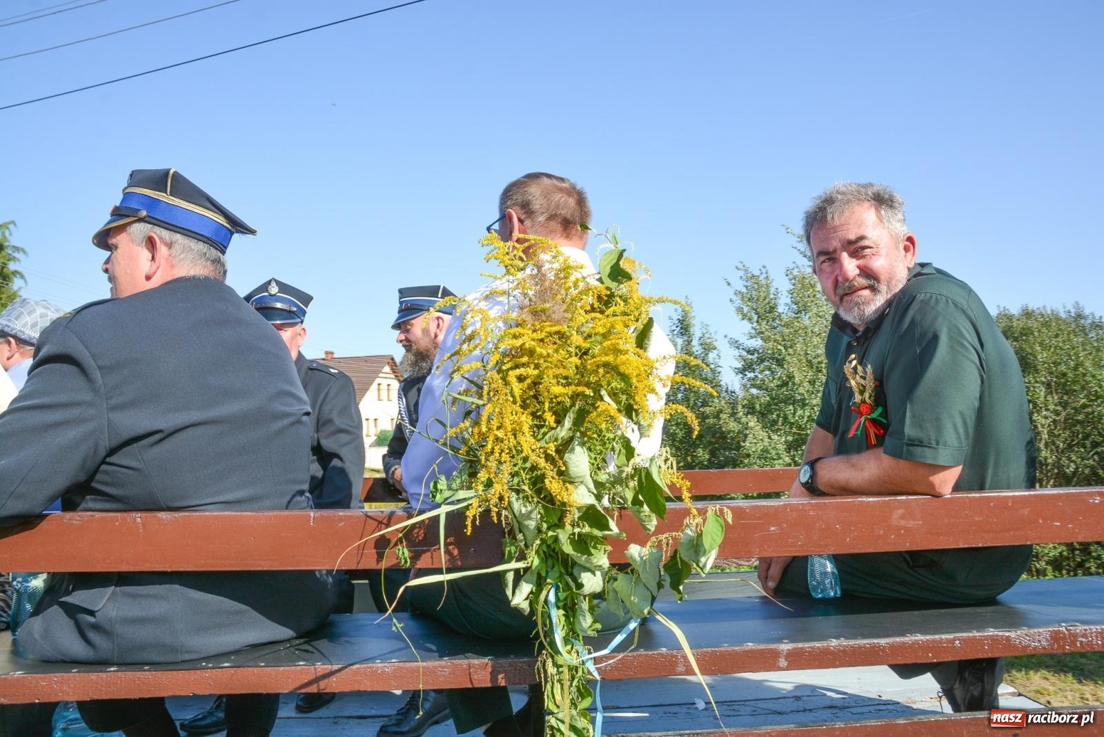 Zdjęcie w galerii na portalu naszraciborz.pl: Korowód na długim dystansie. Dożynki w Rzuchowie [FOTO i WIDEO] wiadomości z regionu