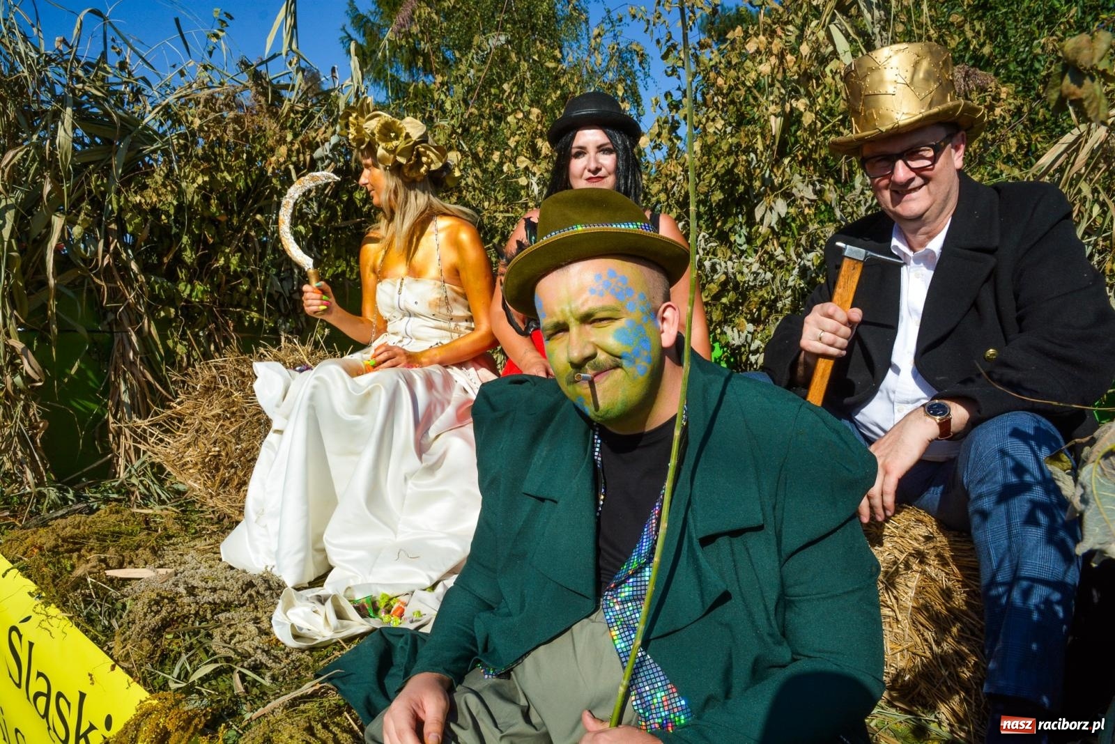 Zdjęcie w galerii na portalu naszraciborz.pl: Korowód na długim dystansie. Dożynki w Rzuchowie [FOTO i WIDEO] wiadomości z regionu