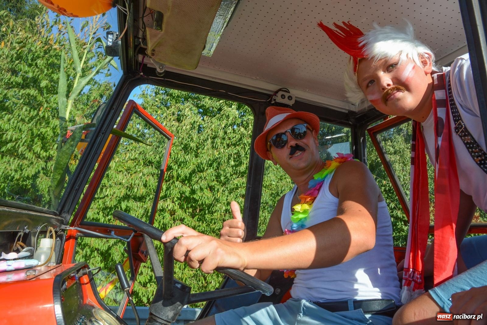 Zdjęcie w galerii na portalu naszraciborz.pl: Korowód na długim dystansie. Dożynki w Rzuchowie [FOTO i WIDEO] wiadomości z regionu