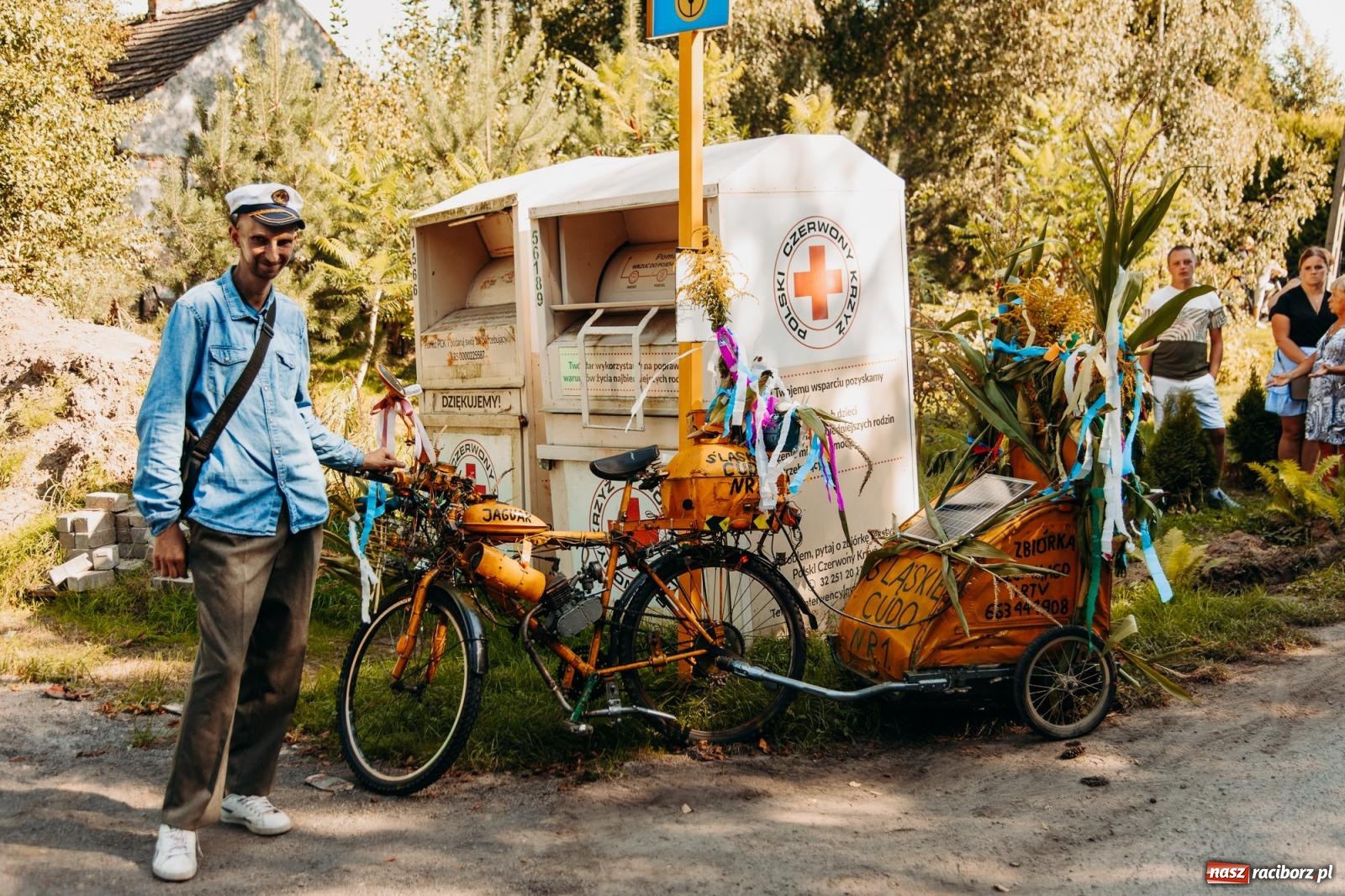 Zdjęcie w galerii na portalu naszraciborz.pl: Korowód na długim dystansie. Dożynki w Rzuchowie [FOTO i WIDEO] wiadomości z regionu