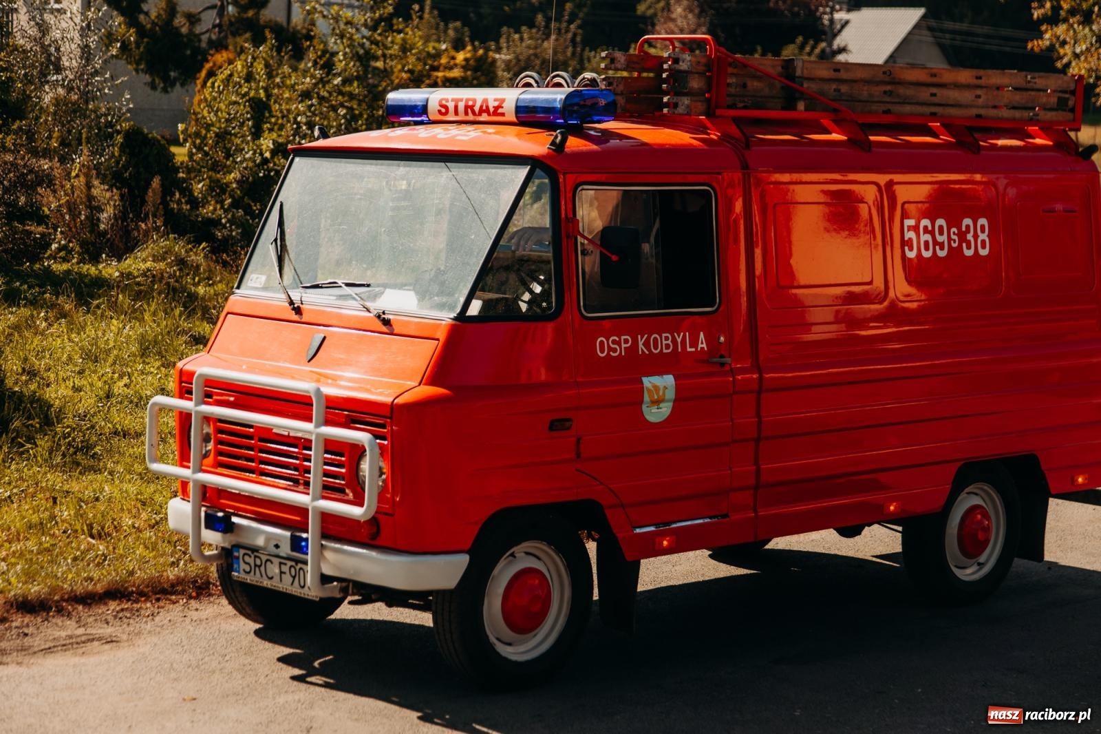Zdjęcie w galerii na portalu naszraciborz.pl: Korowód na długim dystansie. Dożynki w Rzuchowie [FOTO i WIDEO] wiadomości z regionu