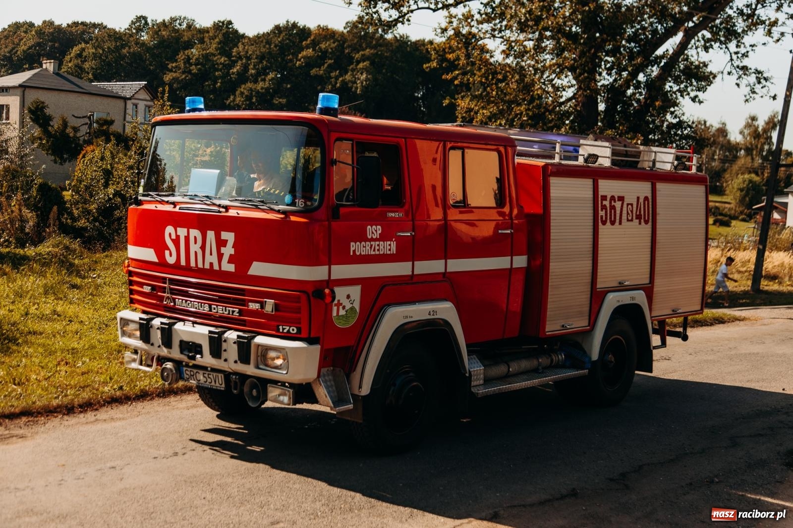 Zdjęcie w galerii na portalu naszraciborz.pl: Korowód na długim dystansie. Dożynki w Rzuchowie [FOTO i WIDEO] wiadomości z regionu