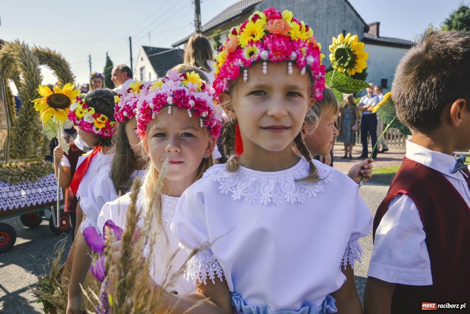 Zdjęcie w galerii na portalu naszraciborz.pl: Spod Złotego Kłosa na Mszę świętą dziękczynną [FOTO i WIDEO] wiadomości z regionu