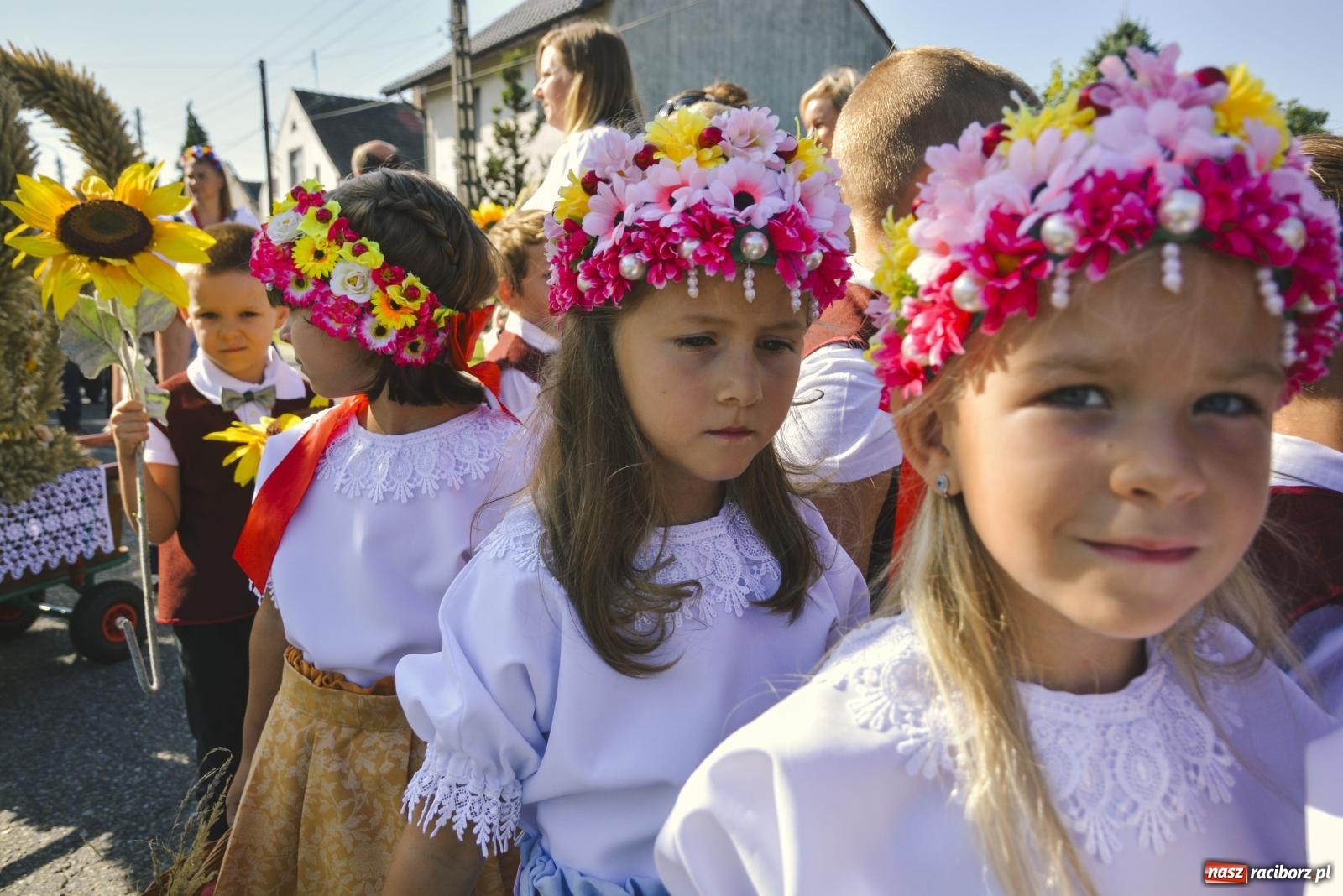 Zdjęcie w galerii na portalu naszraciborz.pl: Spod Złotego Kłosa na Mszę świętą dziękczynną [FOTO i WIDEO] wiadomości z regionu
