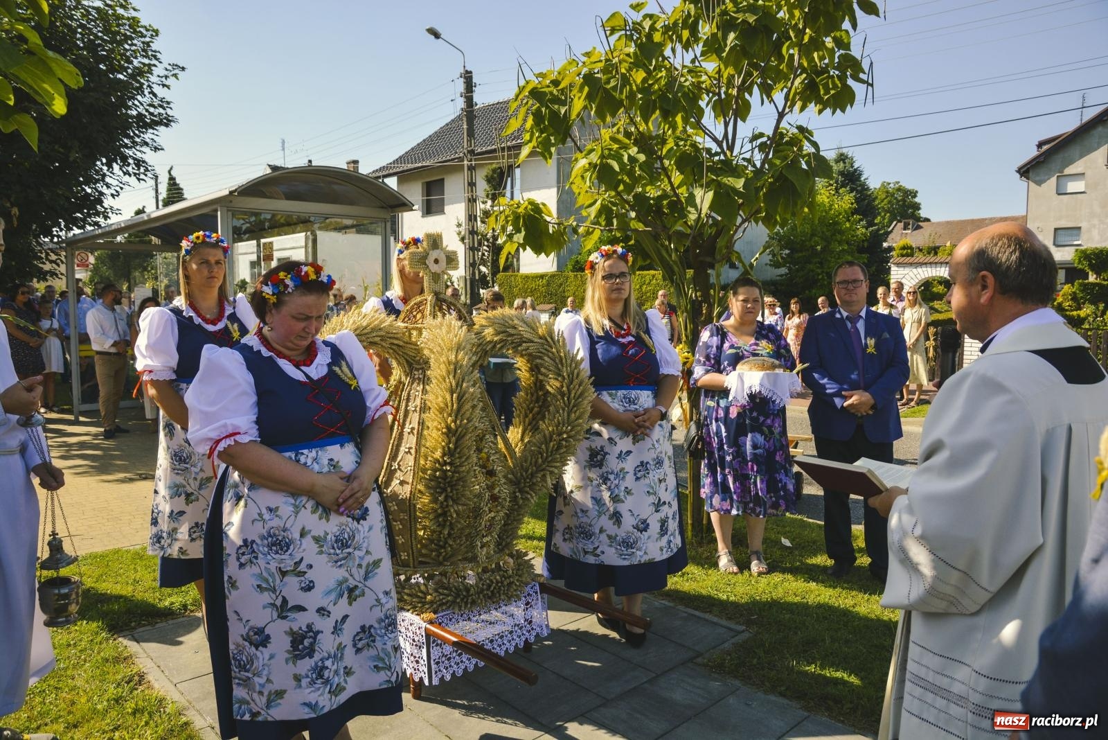 Zdjęcie w galerii na portalu naszraciborz.pl: Spod Złotego Kłosa na Mszę świętą dziękczynną [FOTO i WIDEO] wiadomości z regionu