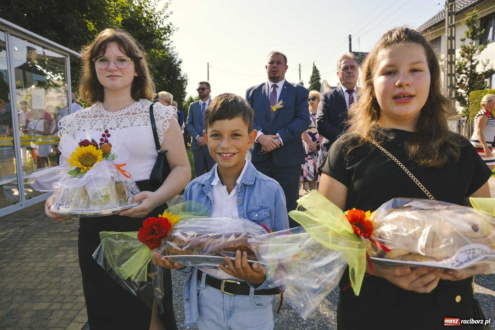 Zdjęcie w galerii na portalu naszraciborz.pl: Spod Złotego Kłosa na Mszę świętą dziękczynną [FOTO i WIDEO] wiadomości z regionu