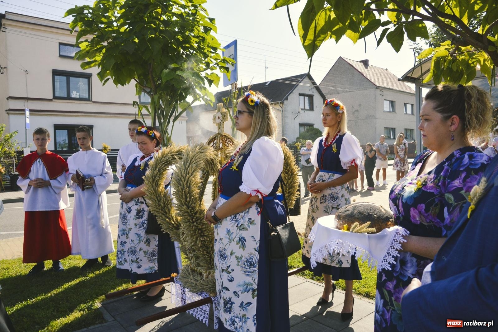 Zdjęcie w galerii na portalu naszraciborz.pl: Spod Złotego Kłosa na Mszę świętą dziękczynną [FOTO i WIDEO] wiadomości z regionu