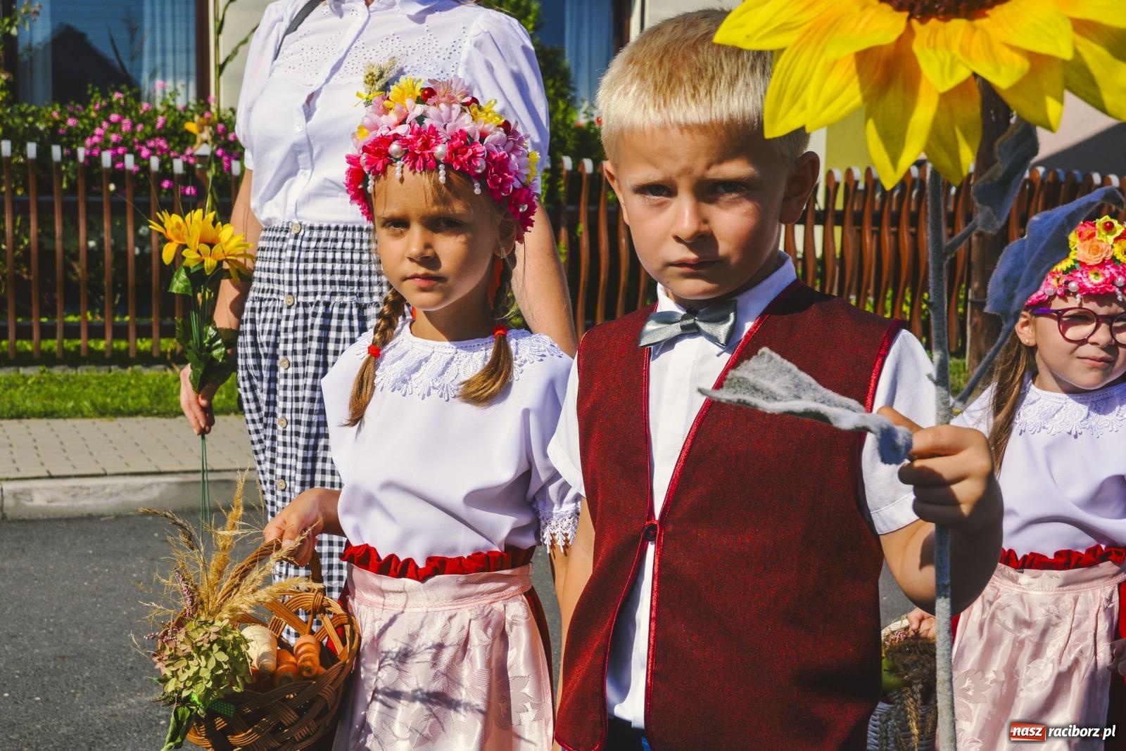 Zdjęcie w galerii na portalu naszraciborz.pl: Spod Złotego Kłosa na Mszę świętą dziękczynną [FOTO i WIDEO] wiadomości z regionu