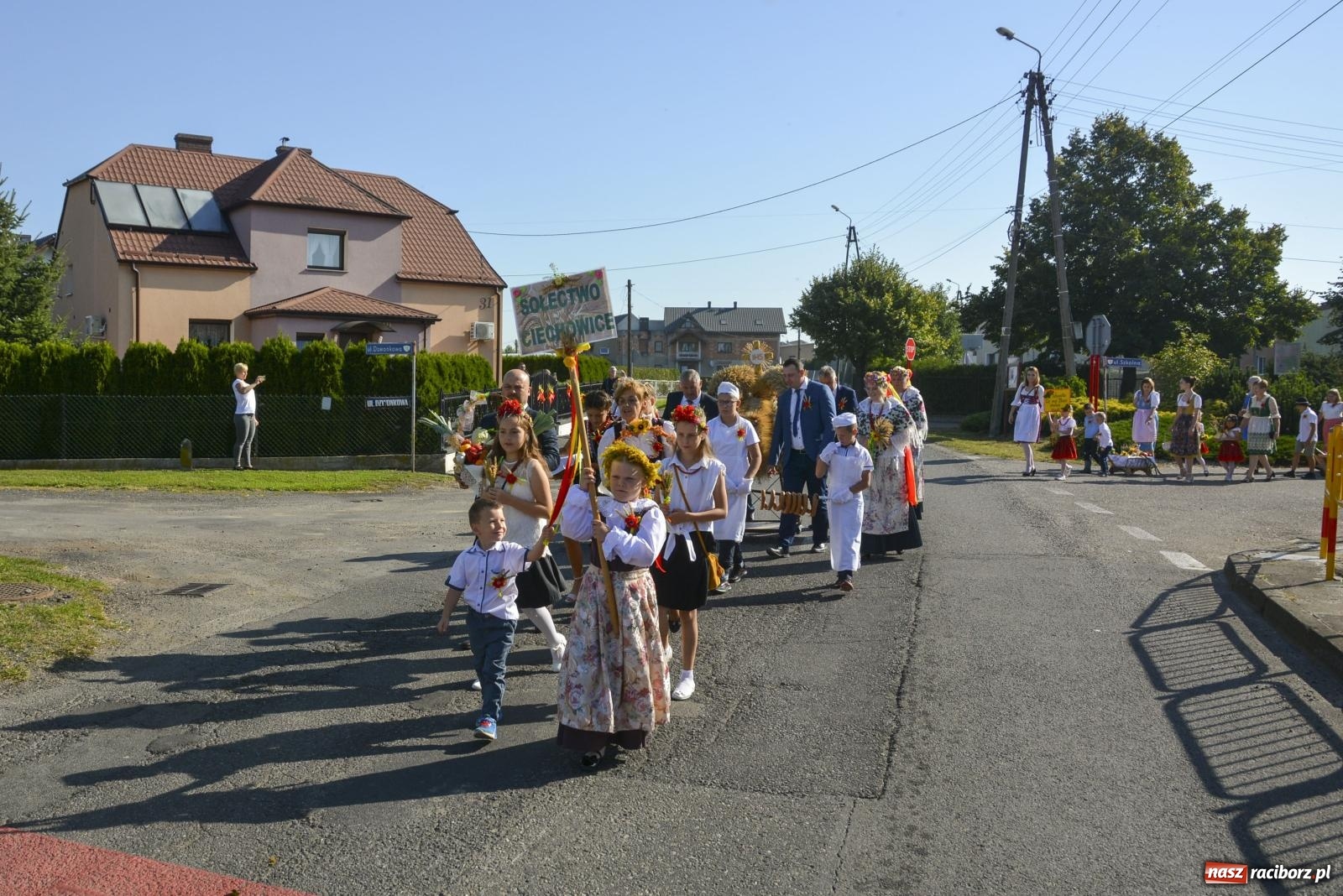 Zdjęcie w galerii na portalu naszraciborz.pl: Dożynki w Zawadzie Książęcej. Gospodarzem Ciechowice wiadomości z regionu