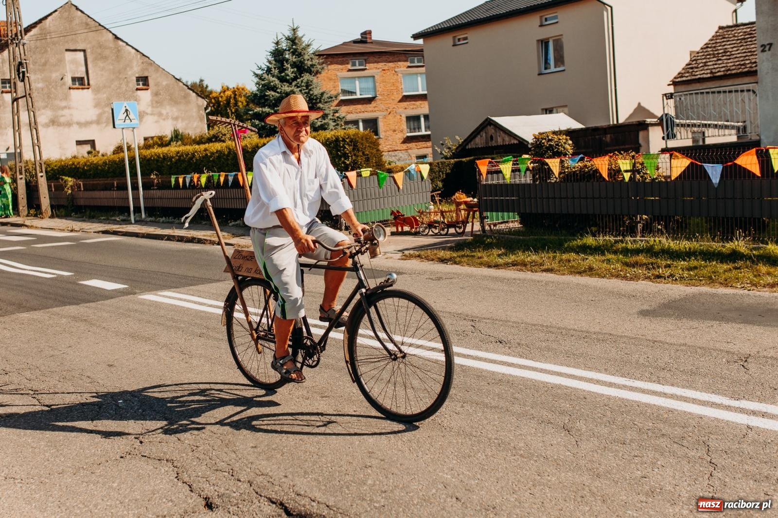 Zdjęcie w galerii na portalu naszraciborz.pl: Korowód i śląska biesiada. Dożynki w Raszczycach [FOTO i WIDEO] wiadomości z regionu