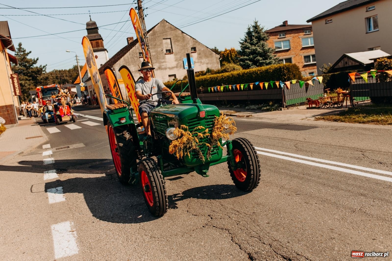 Zdjęcie w galerii na portalu naszraciborz.pl: Korowód i śląska biesiada. Dożynki w Raszczycach [FOTO i WIDEO] wiadomości z regionu